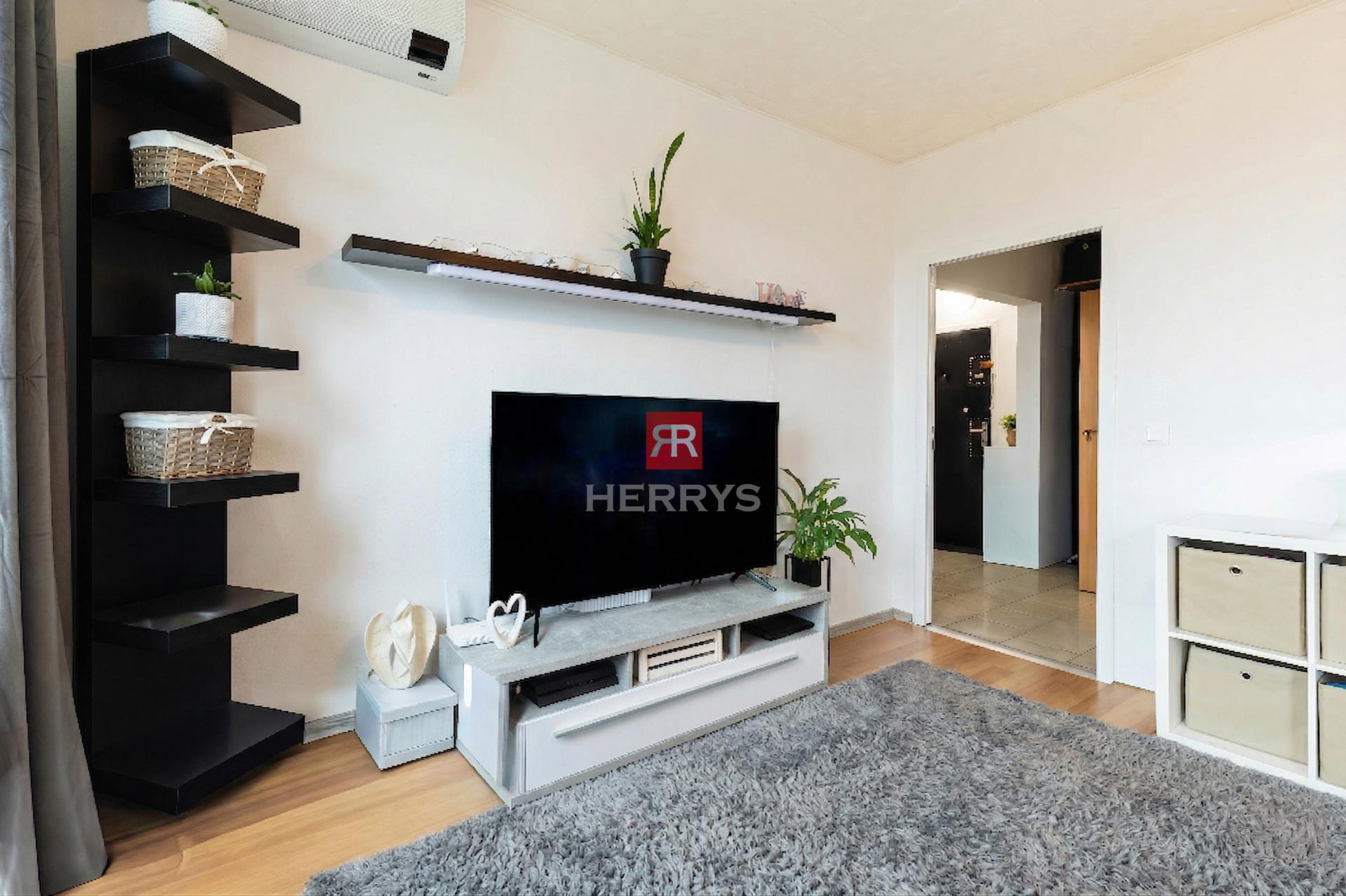 HERRYS – Na predaj 2-izbový byt s dostatkom úložného priestoru - klimatizácia, top poschodie, Rača&nbsp;