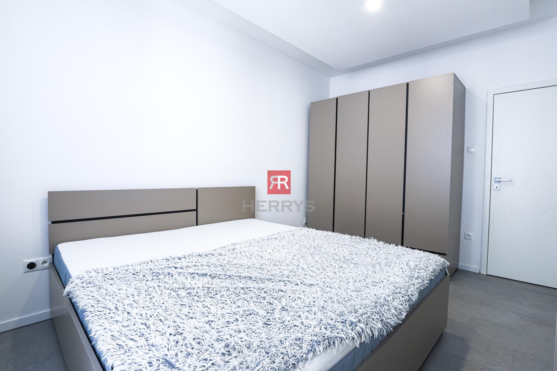 HERRYS - For rent large 3 room apartment 78m2 on Kubaniho street