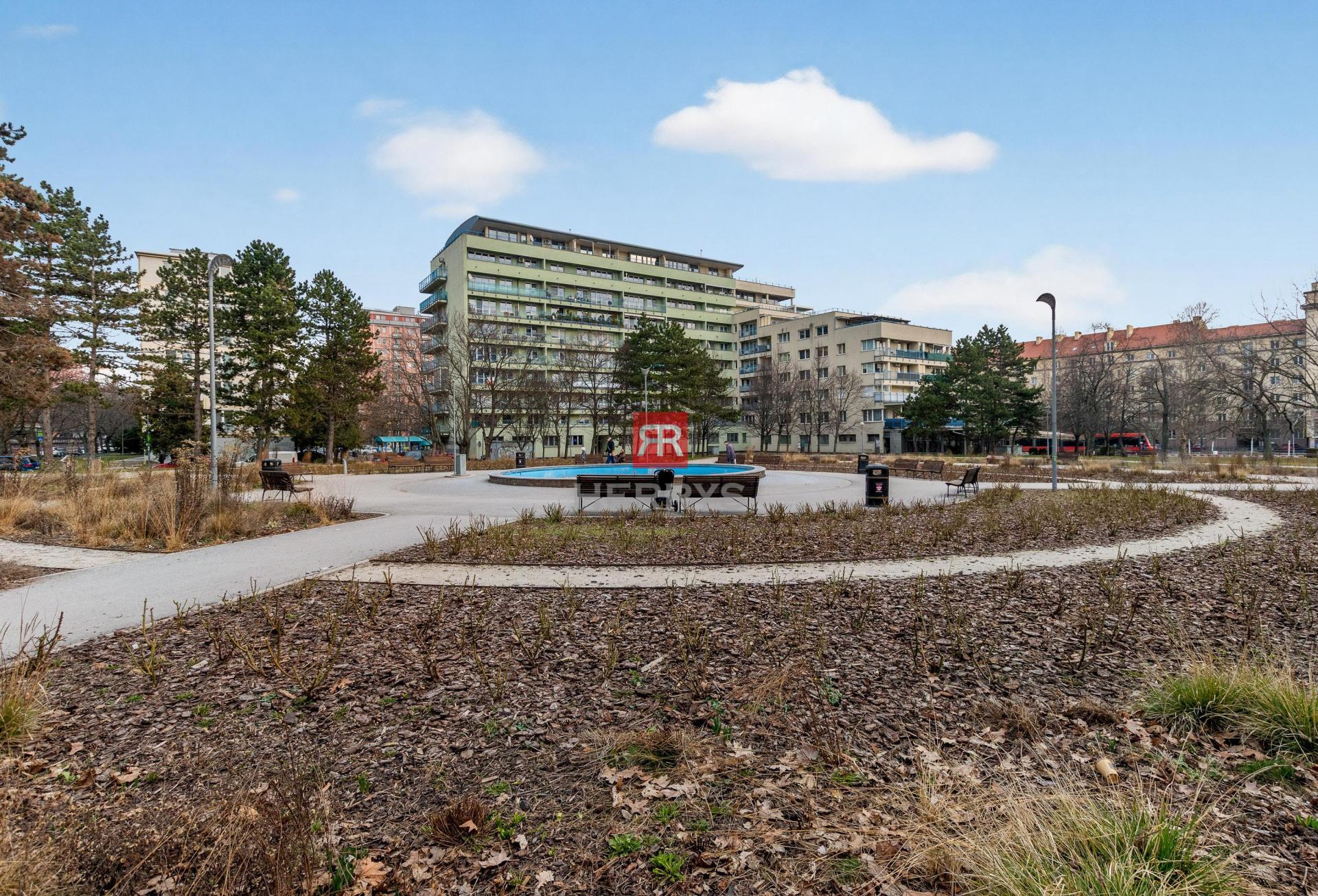 HERRYS - Na predaj veľkometrážny 3-izbový mezonet s 2 kúpeľňami na Račianskom mýte