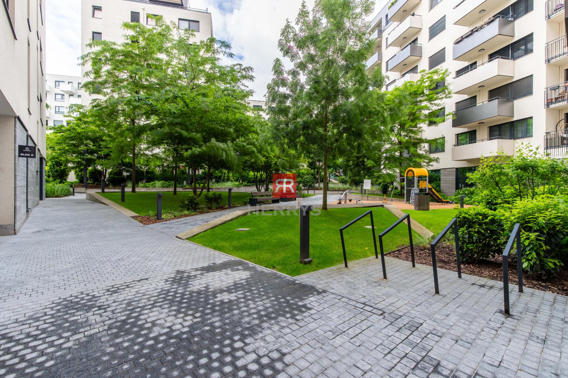 HERRYS - For rent 2 room apartment 61m2 oriented to inner block in Residence BLUMENTAL