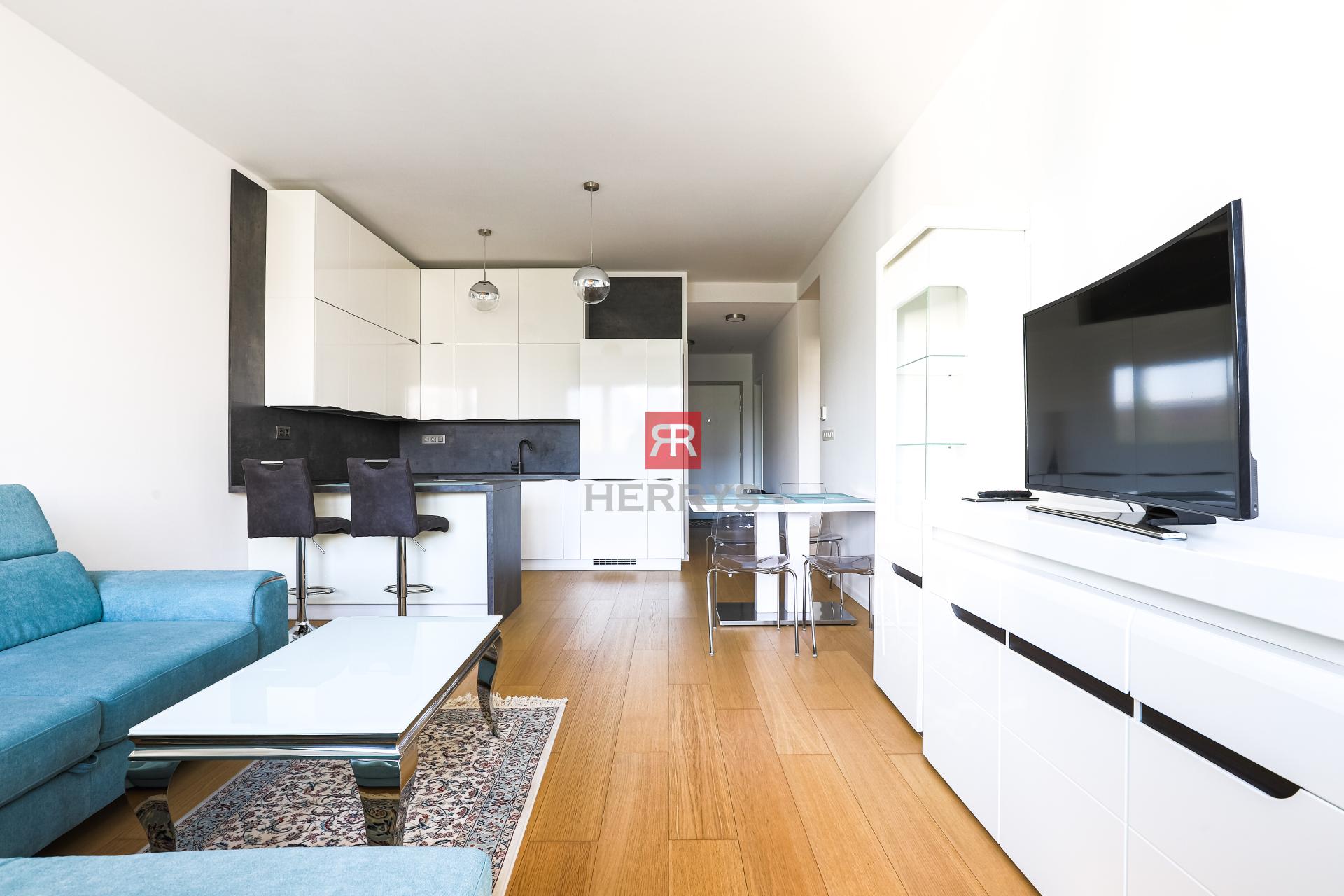 HERRYS - For rent 2 room apartment 61m2 oriented to inner block in Residence BLUMENTAL