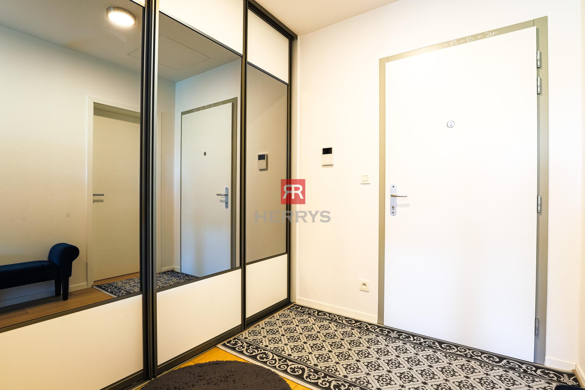 HERRYS - For rent 2 room apartment 61m2 oriented to inner block in Residence BLUMENTAL