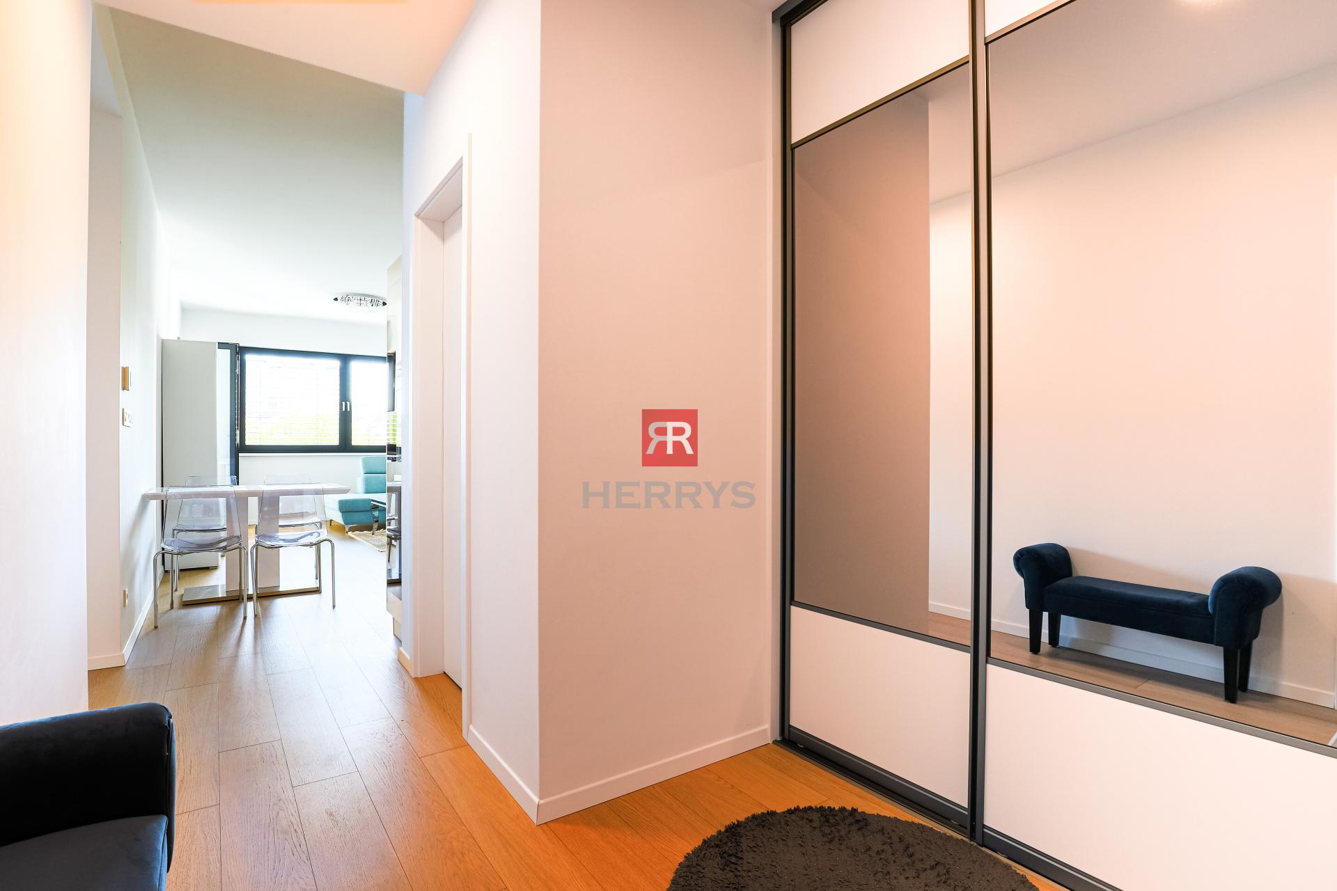 HERRYS - For rent 2 room apartment 61m2 oriented to inner block in Residence BLUMENTAL