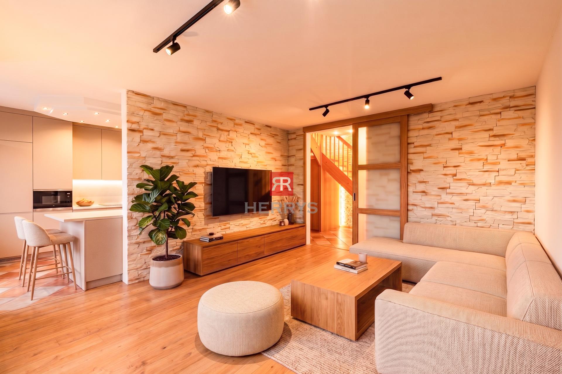 HERRYS - Na predaj veľkometrážny 3-izbový mezonet s 2 kúpeľňami na Račianskom mýte