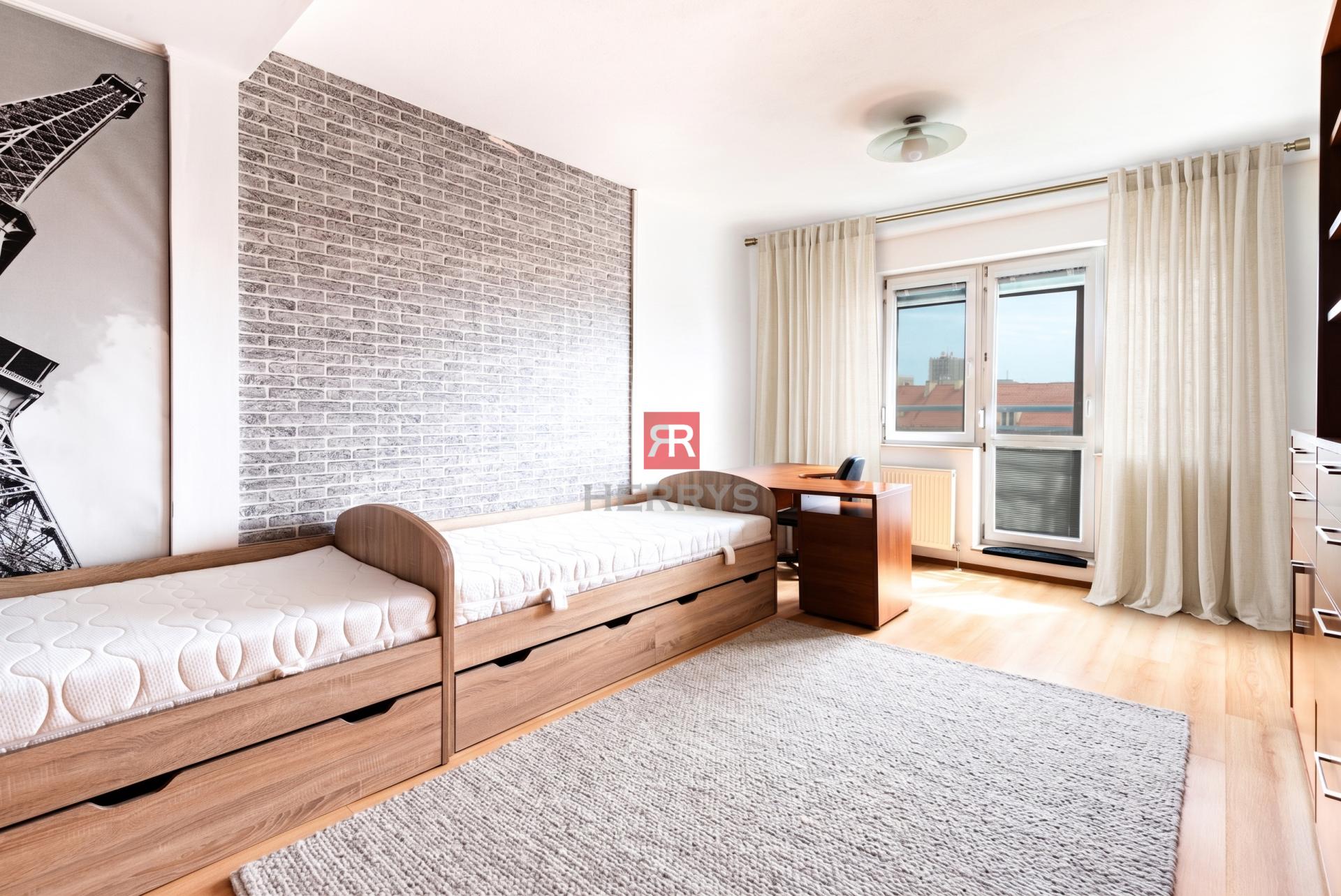 HERRYS - Na predaj veľkometrážny 3-izbový mezonet s 2 kúpeľňami na Račianskom mýte