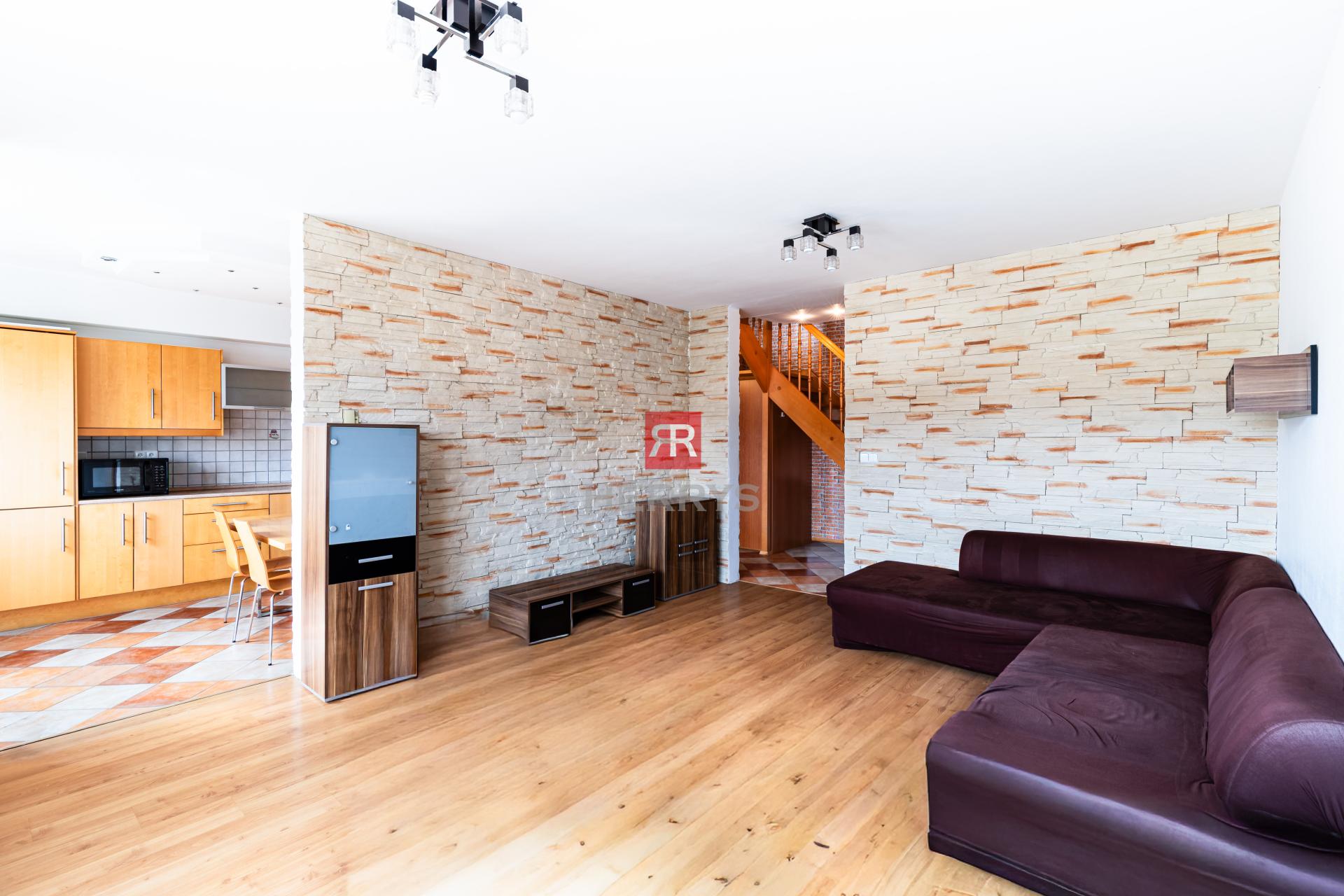 HERRYS - Na predaj veľkometrážny 3-izbový mezonet s 2 kúpeľňami na Račianskom mýte