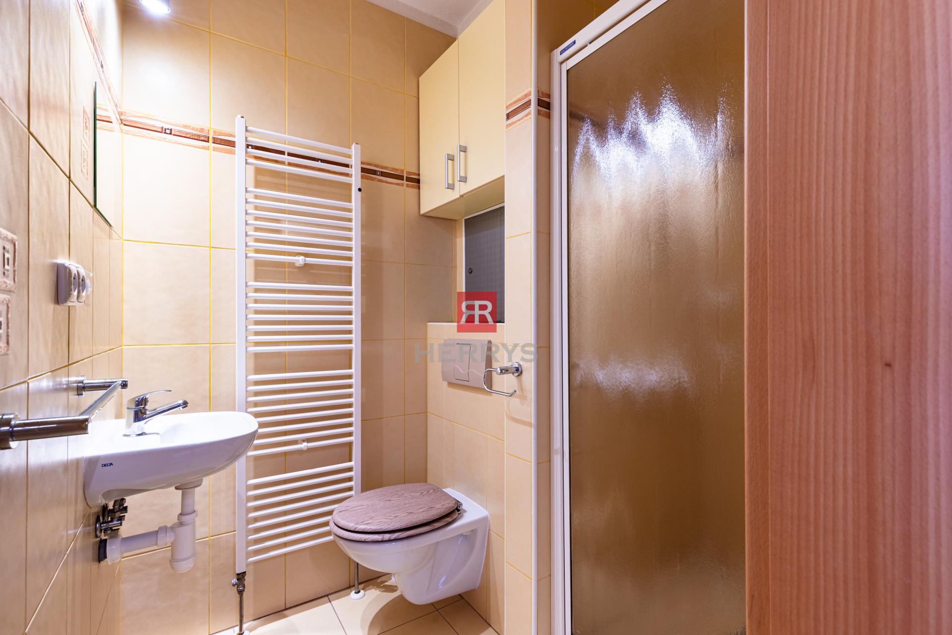 HERRYS - Na predaj veľkometrážny 3-izbový mezonet s 2 kúpeľňami na Račianskom mýte