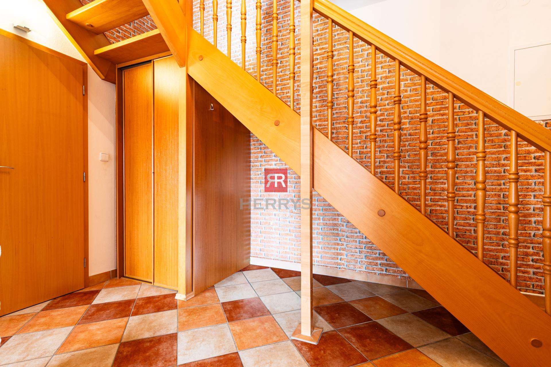 HERRYS - Na predaj veľkometrážny 3-izbový mezonet s 2 kúpeľňami na Račianskom mýte