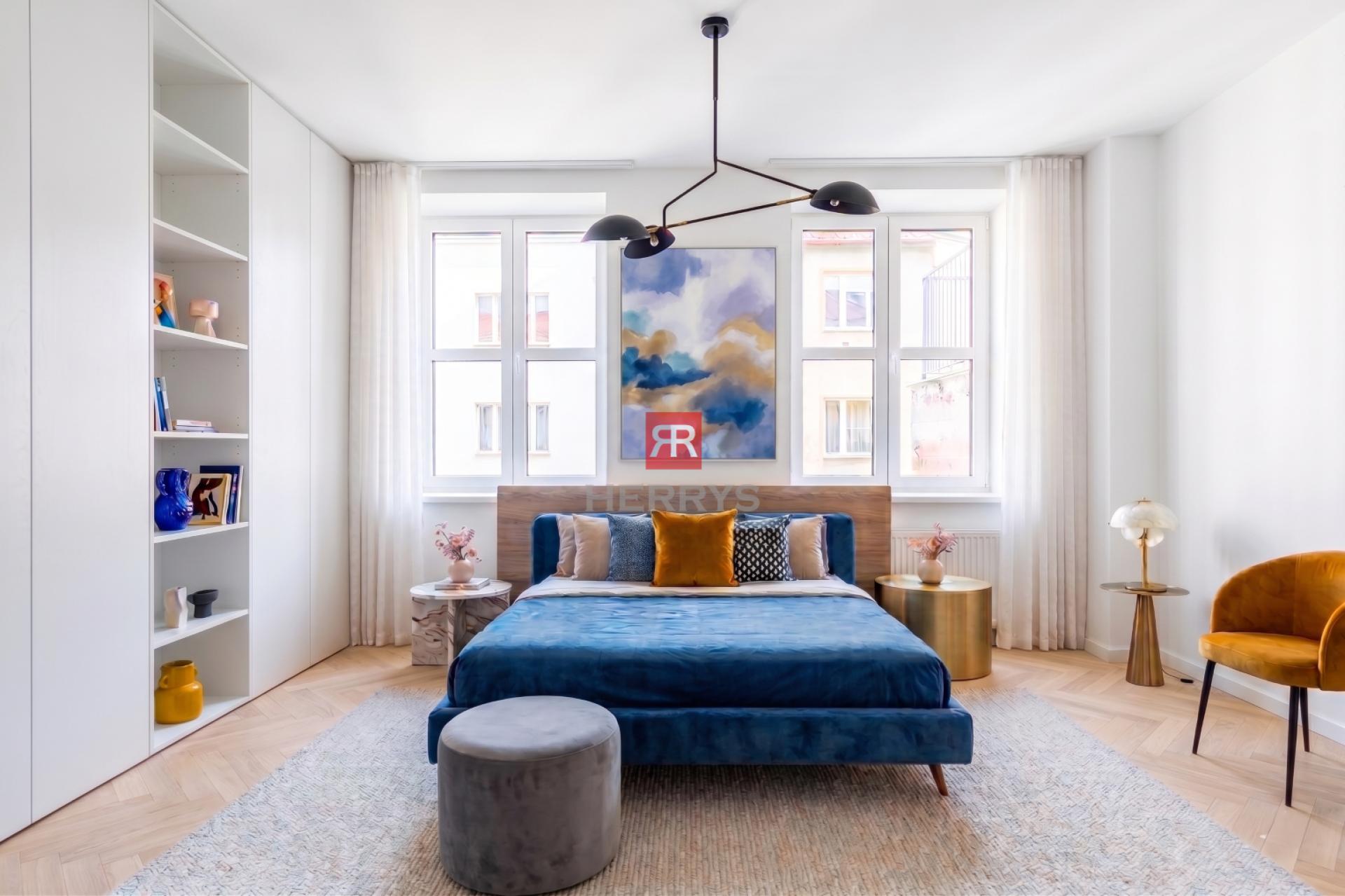 HERRYS – Na predaj 3-izbový apartmán s terasou v centre, parkovanie na 2 roky v cene