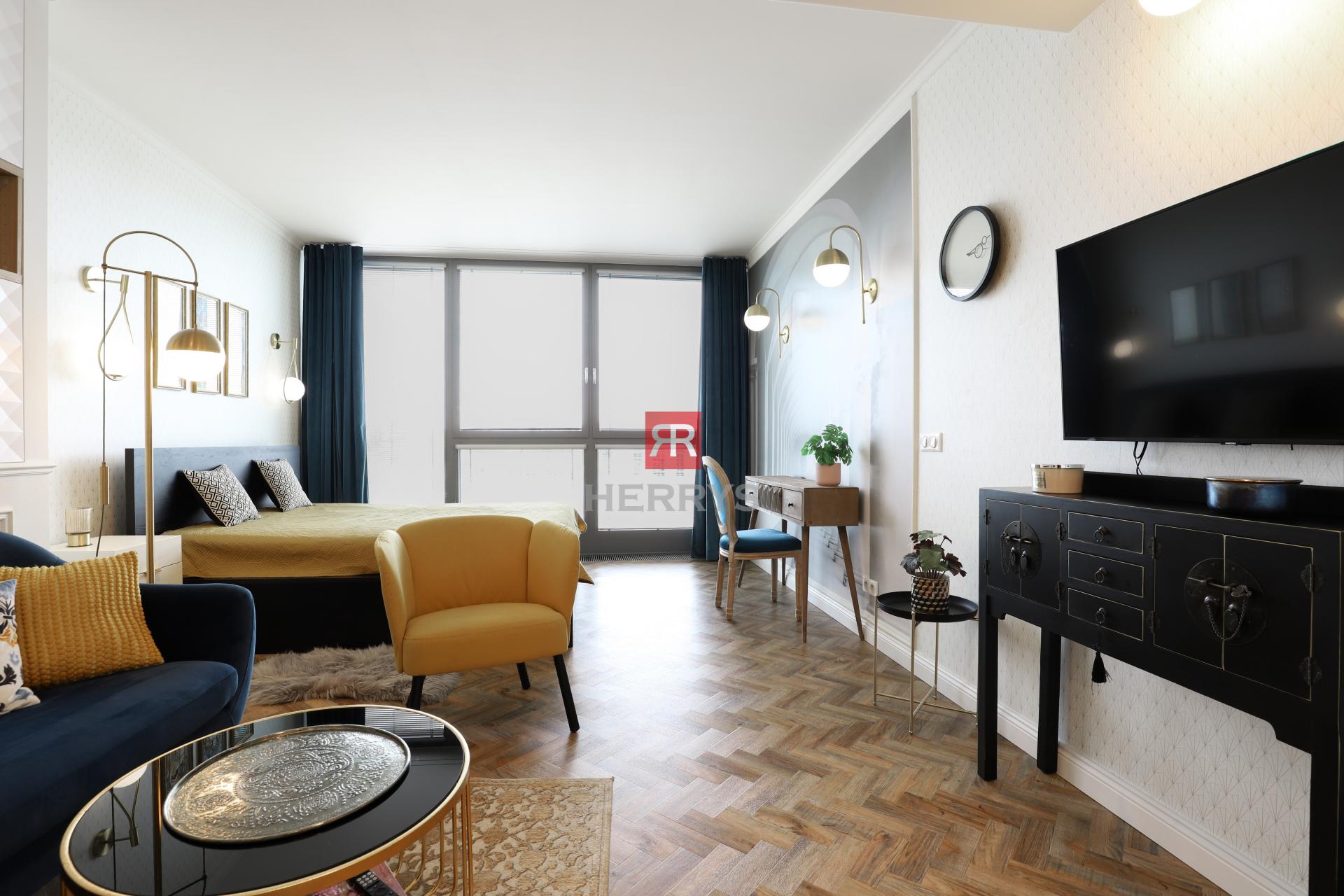 HERRYS - Na prenájom výnimočný 1-izbový byt, v&nbsp;komplexe EUROVEA, priamo na dunajskej promenáde