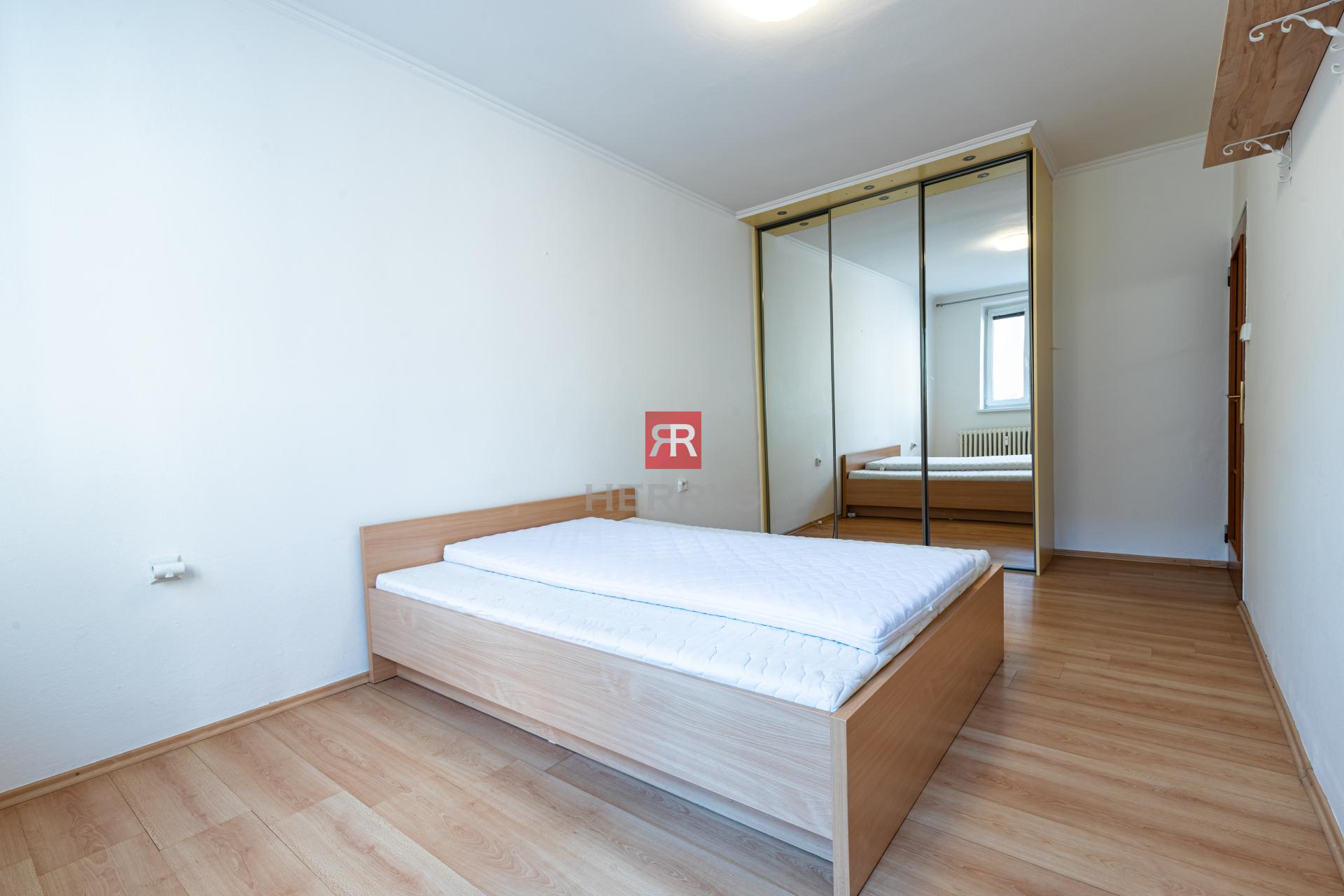 HERRYS - &nbsp;Na predaj 3-izbový byt v tehlovom dome s terasami a garážou v tesnej blízkosti lesa