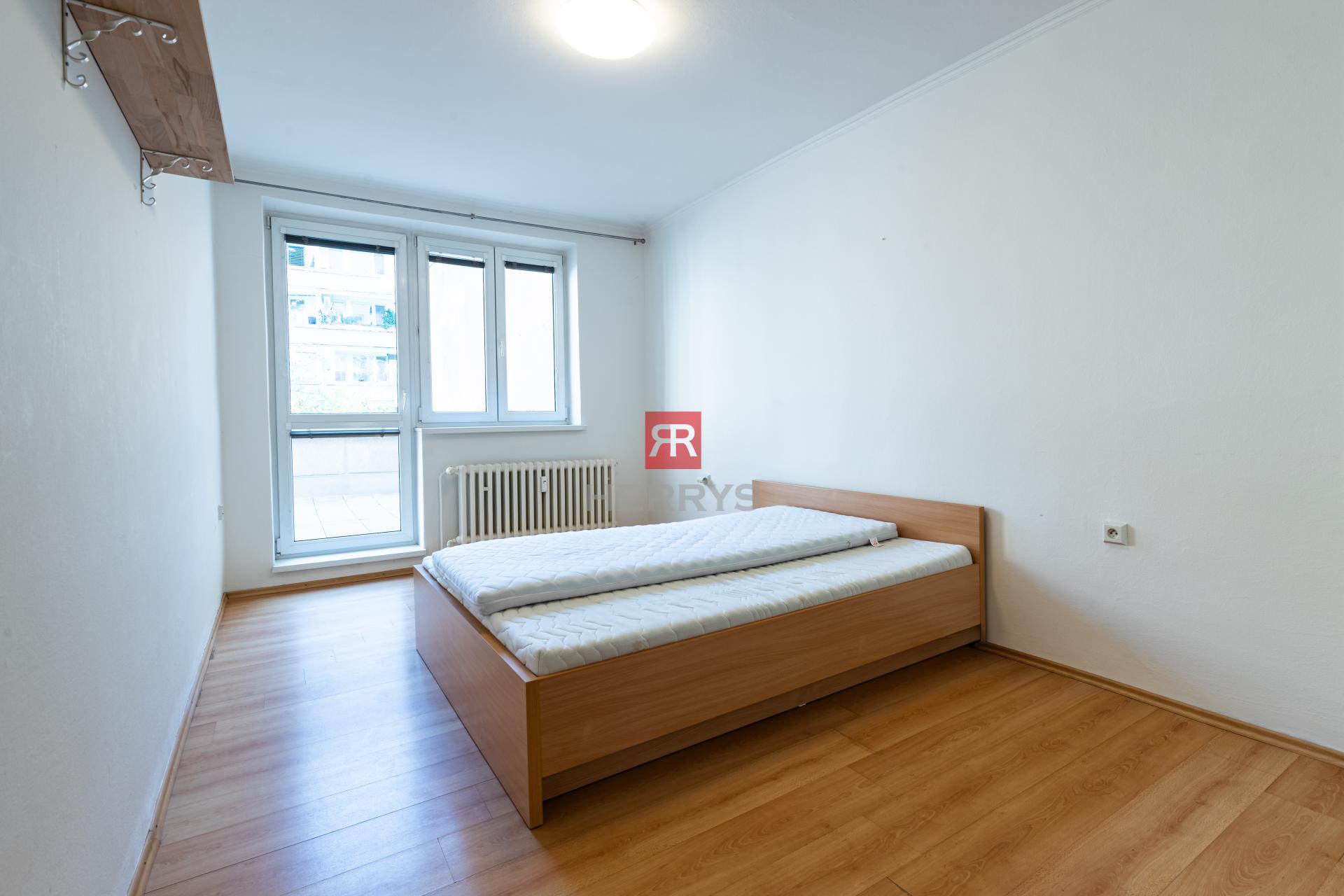 HERRYS - &nbsp;Na predaj 3-izbový byt v tehlovom dome s terasami a garážou v tesnej blízkosti lesa