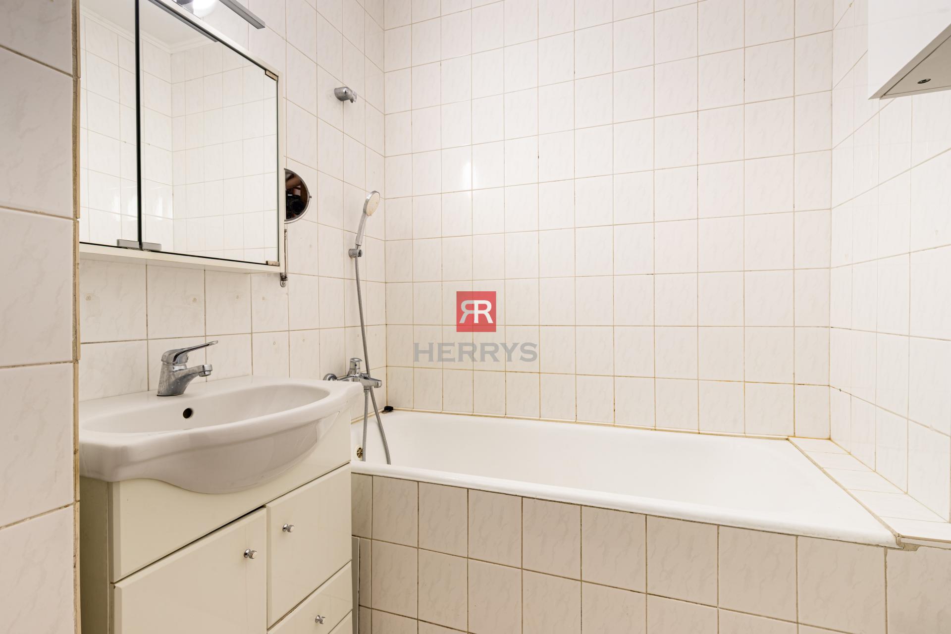 HERRYS - &nbsp;Na predaj 3-izbový byt v tehlovom dome s terasami a garážou v tesnej blízkosti lesa