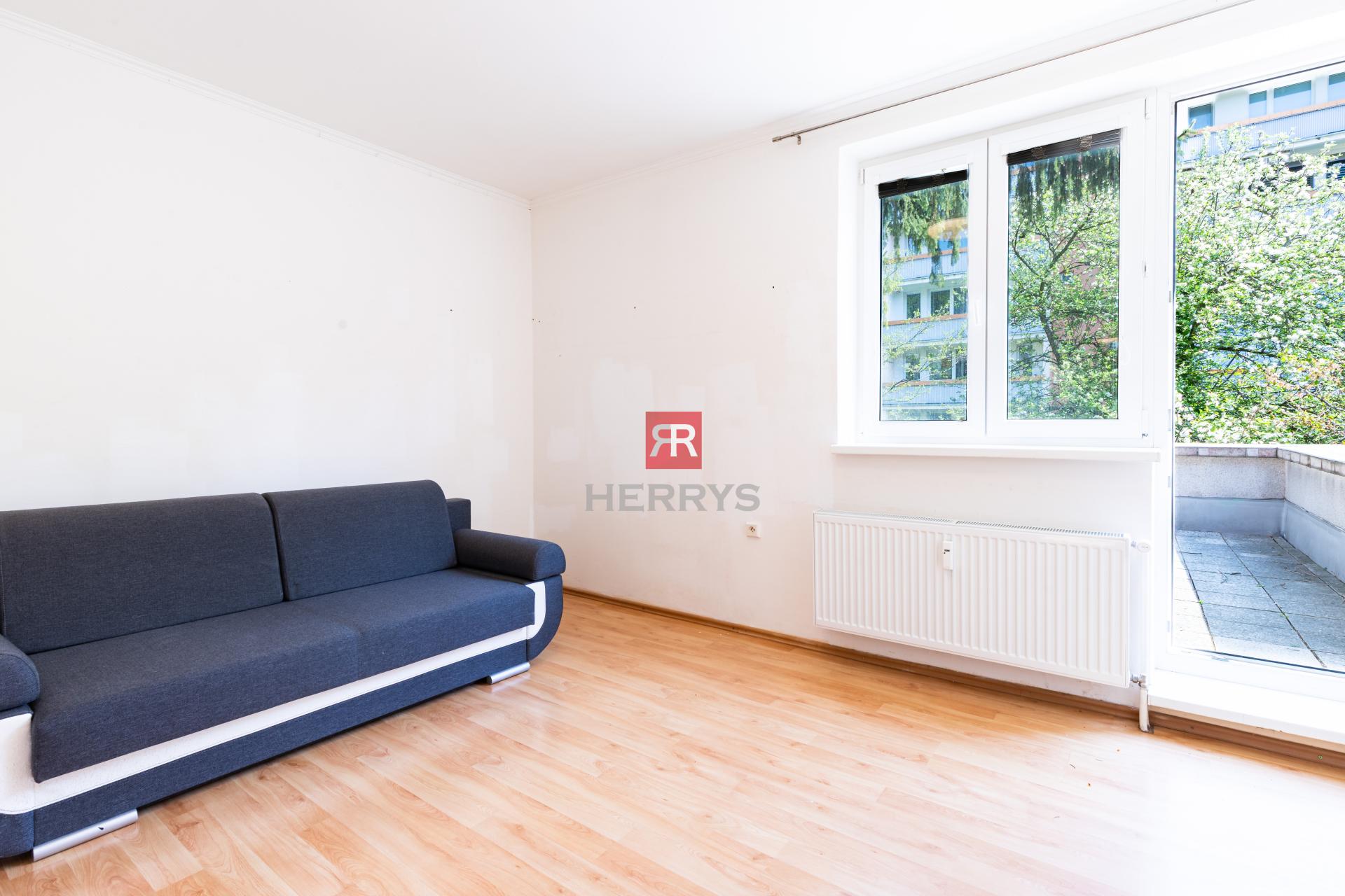 HERRYS - &nbsp;Na predaj 3-izbový byt v tehlovom dome s terasami a garážou v tesnej blízkosti lesa