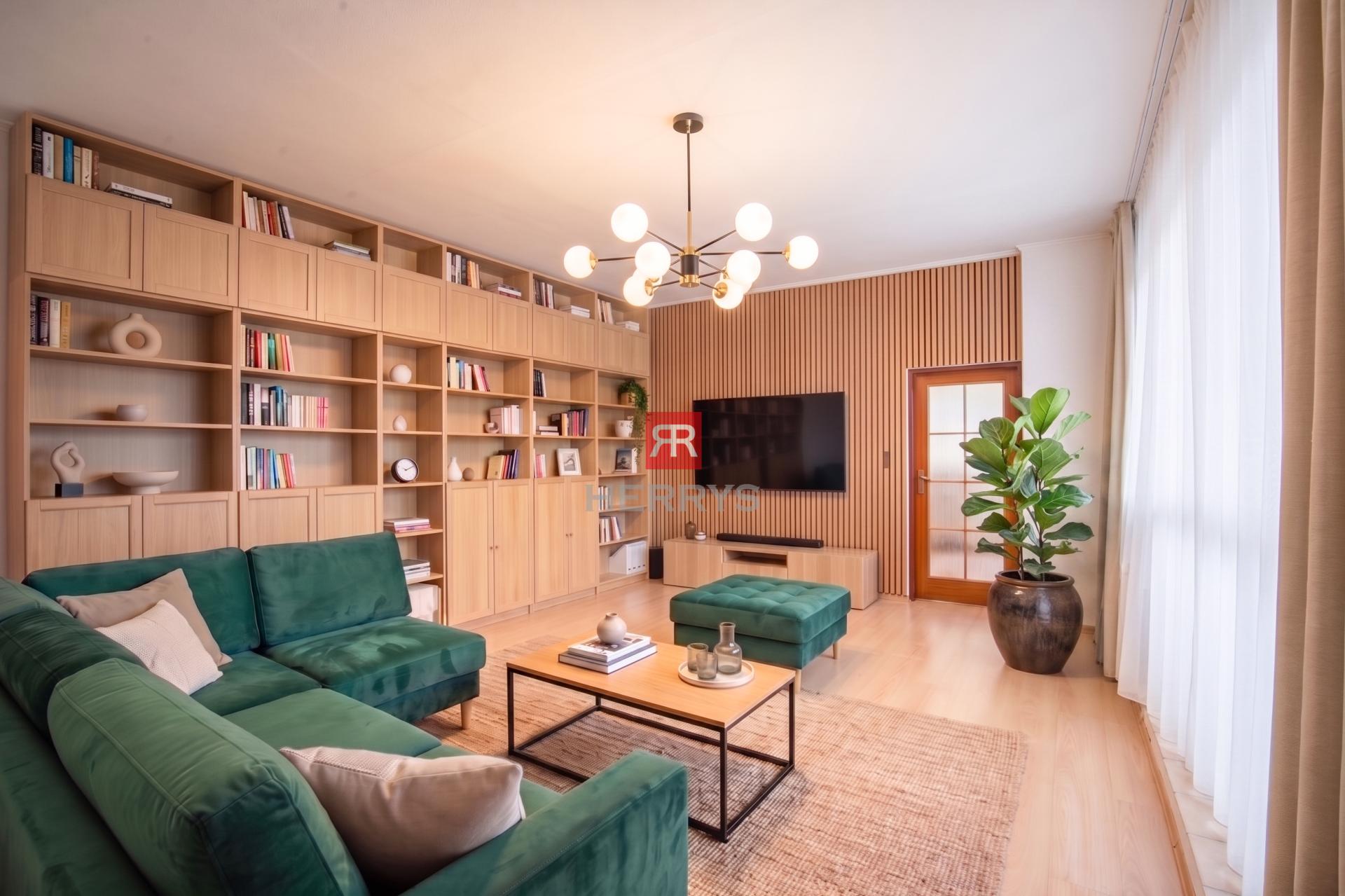 HERRYS - &nbsp;Na predaj 3-izbový byt v tehlovom dome s terasami a garážou v tesnej blízkosti lesa