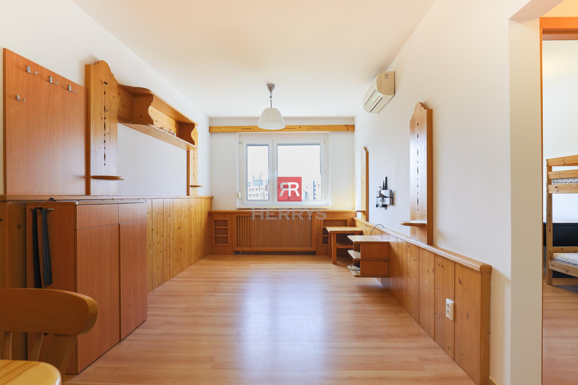 HERRYS - For rent 3-room apartment, Tománkova street. Small pet allowed