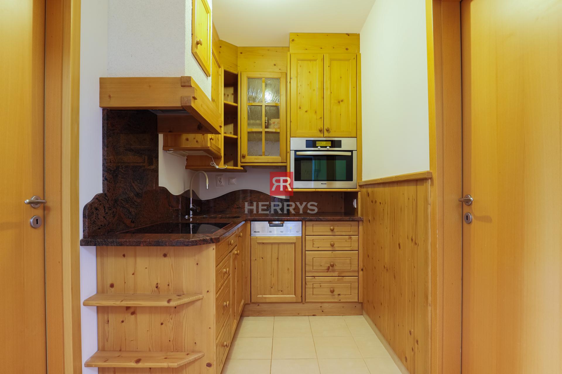 HERRYS - For rent 3-room apartment, Tománkova street. Small pet allowed