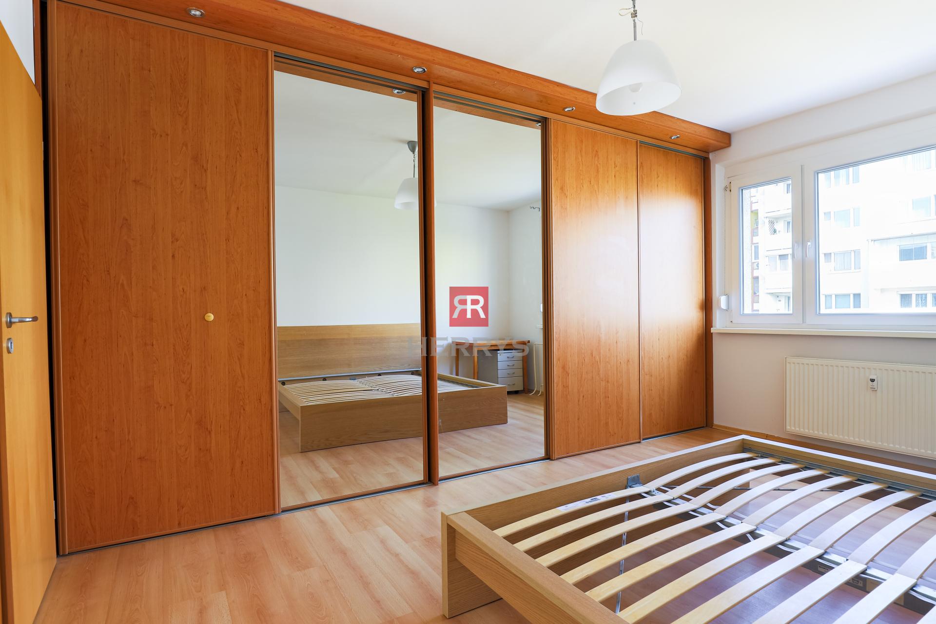 HERRYS - For rent 3-room apartment, Tománkova street. Small pet allowed