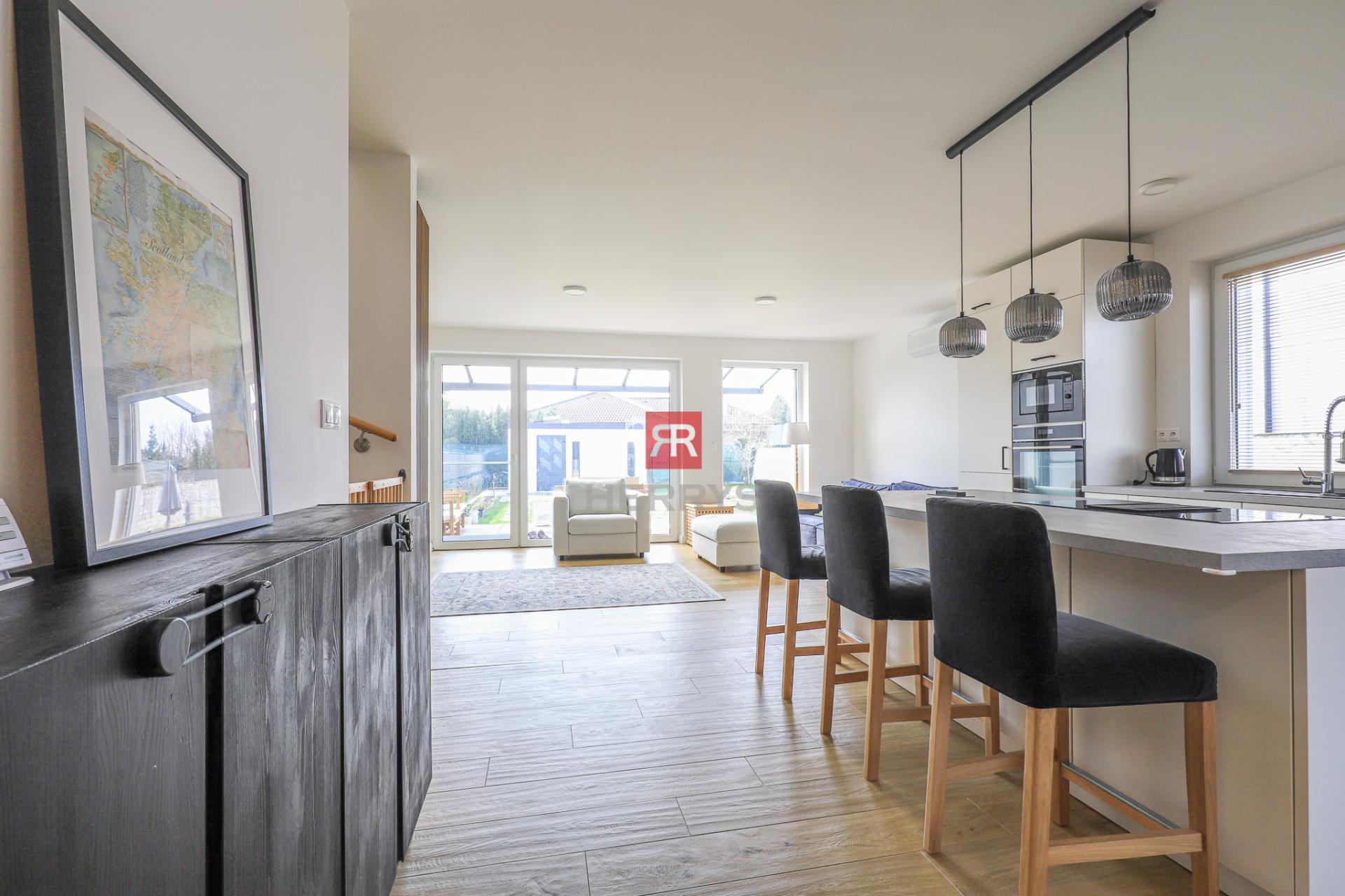 HERRYS - Na predaj moderný 4-izbový rodinný dom so záhradou v Bernolákove