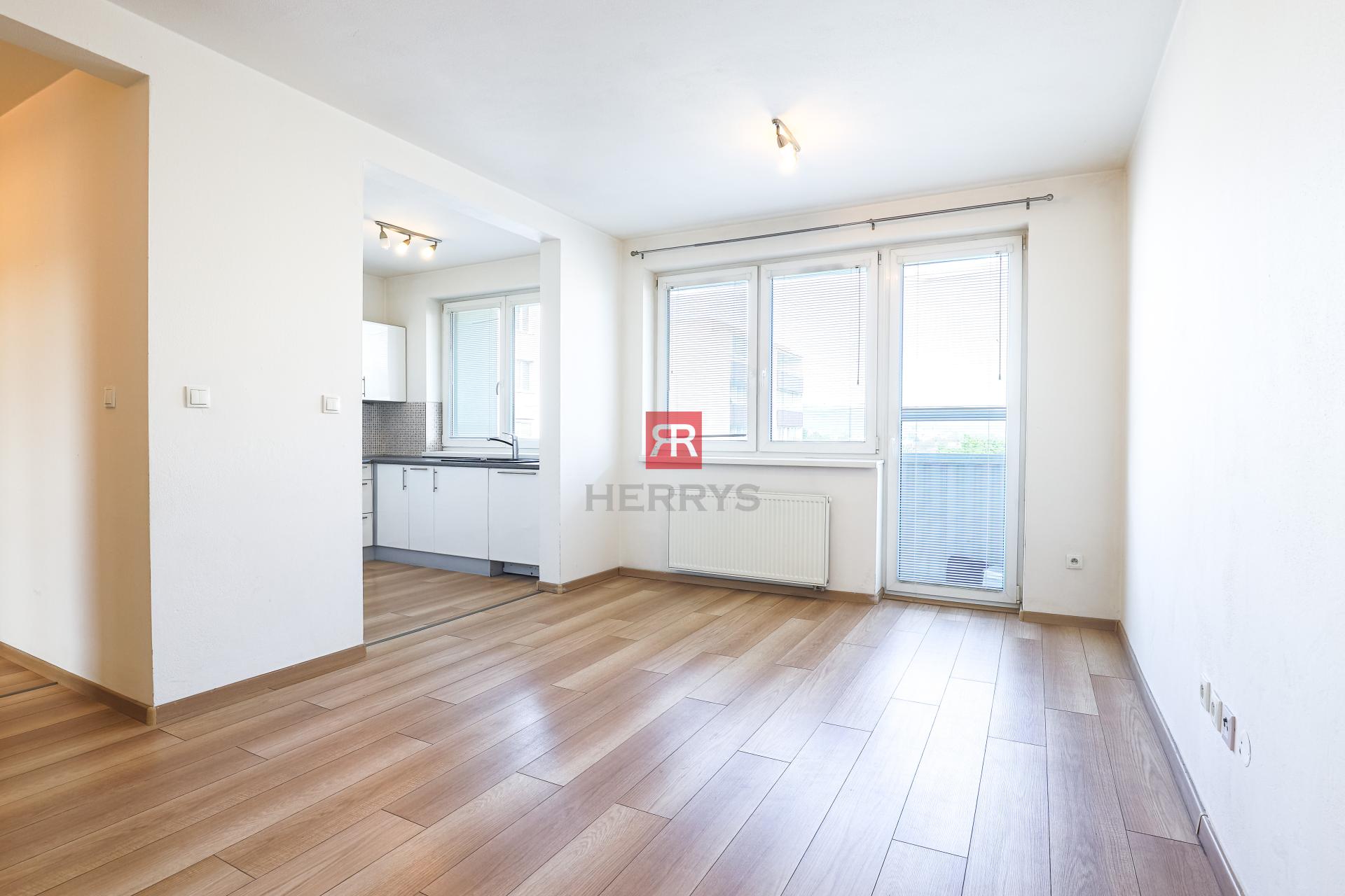 HERRYS - For rent 3-room unfurnished apartment, Banšelova street