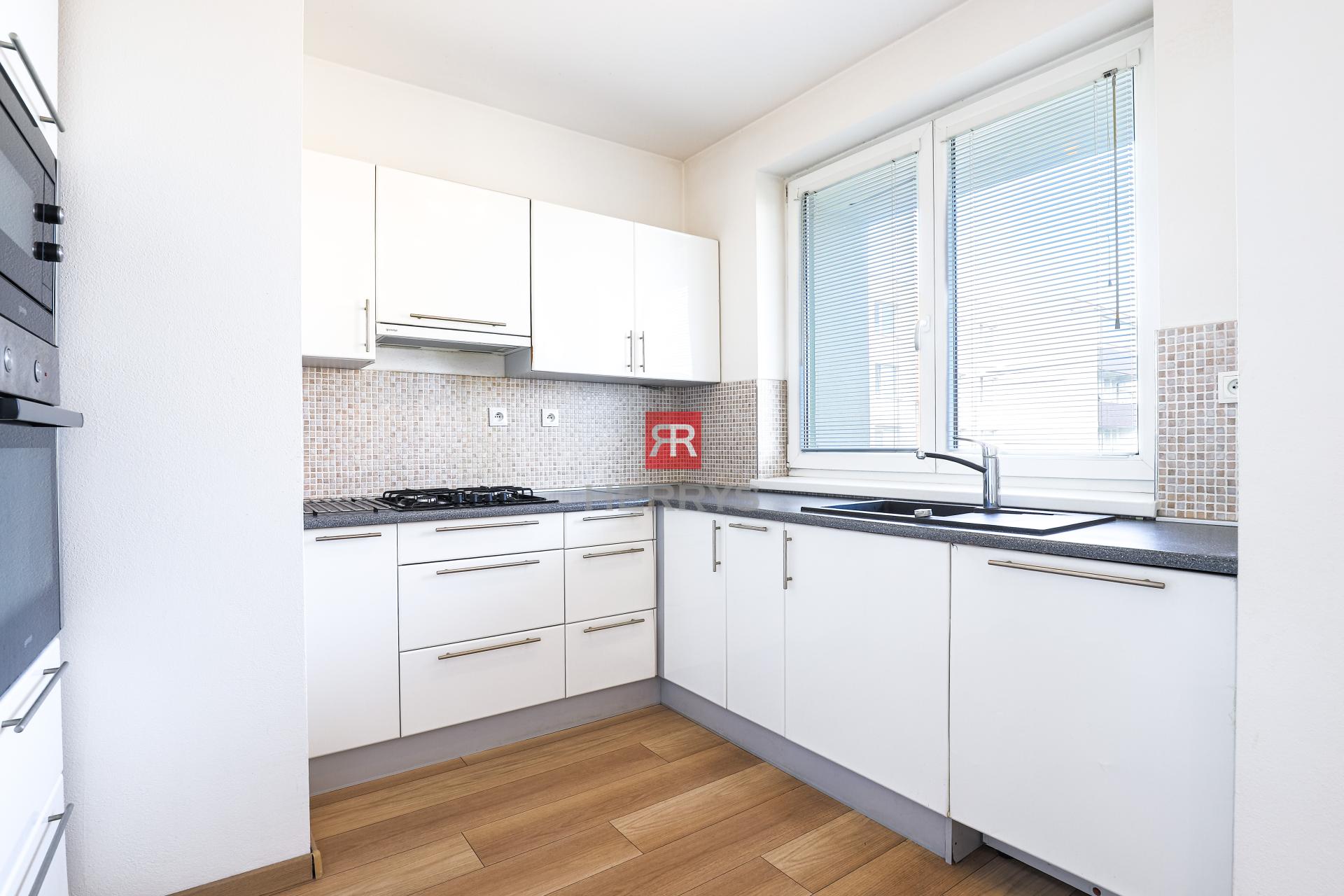 HERRYS - For rent 3-room unfurnished apartment, Banšelova street