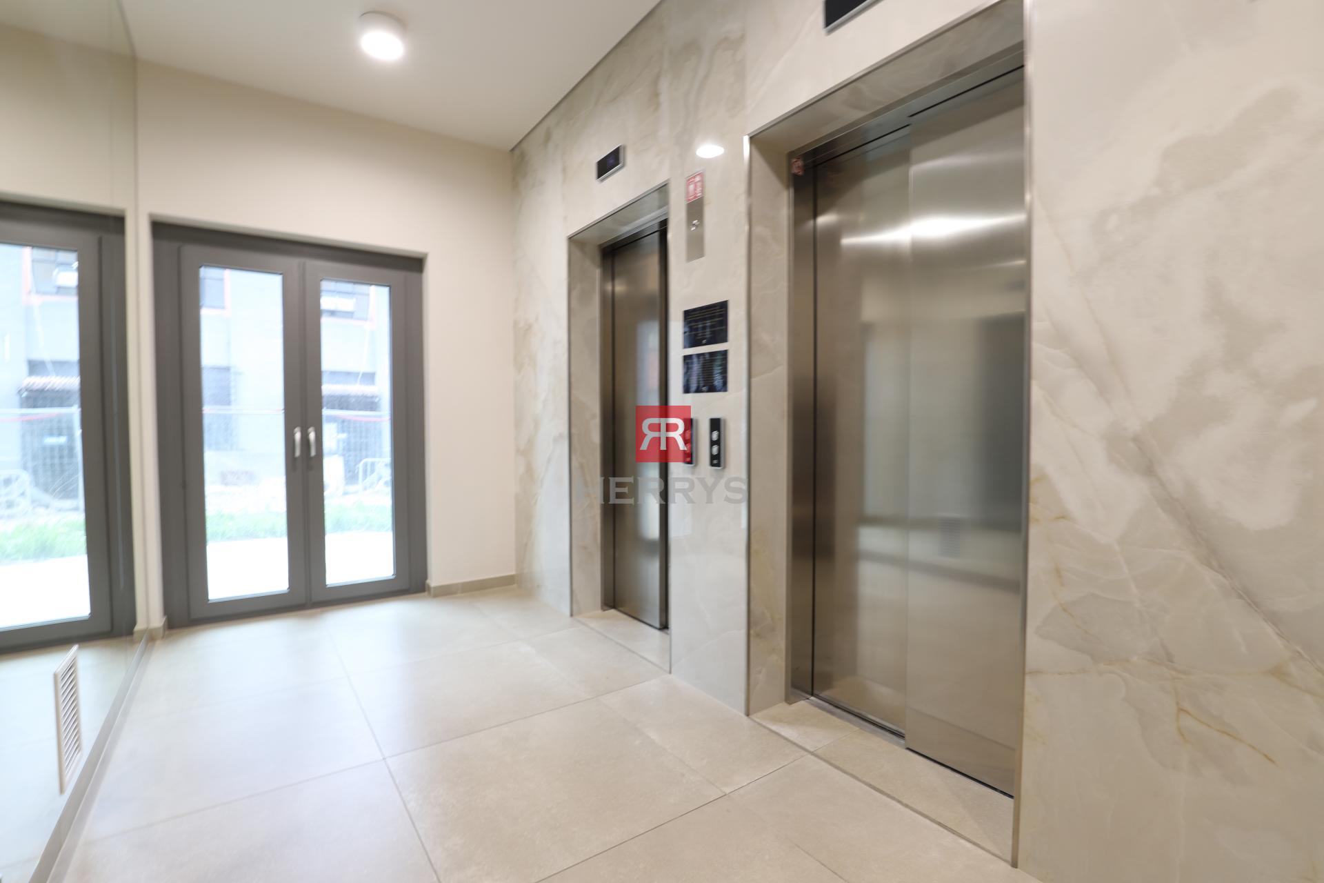 HERRYS - Exclusive, designer 3-room apartment for rent in the premium METROPOLIS complex