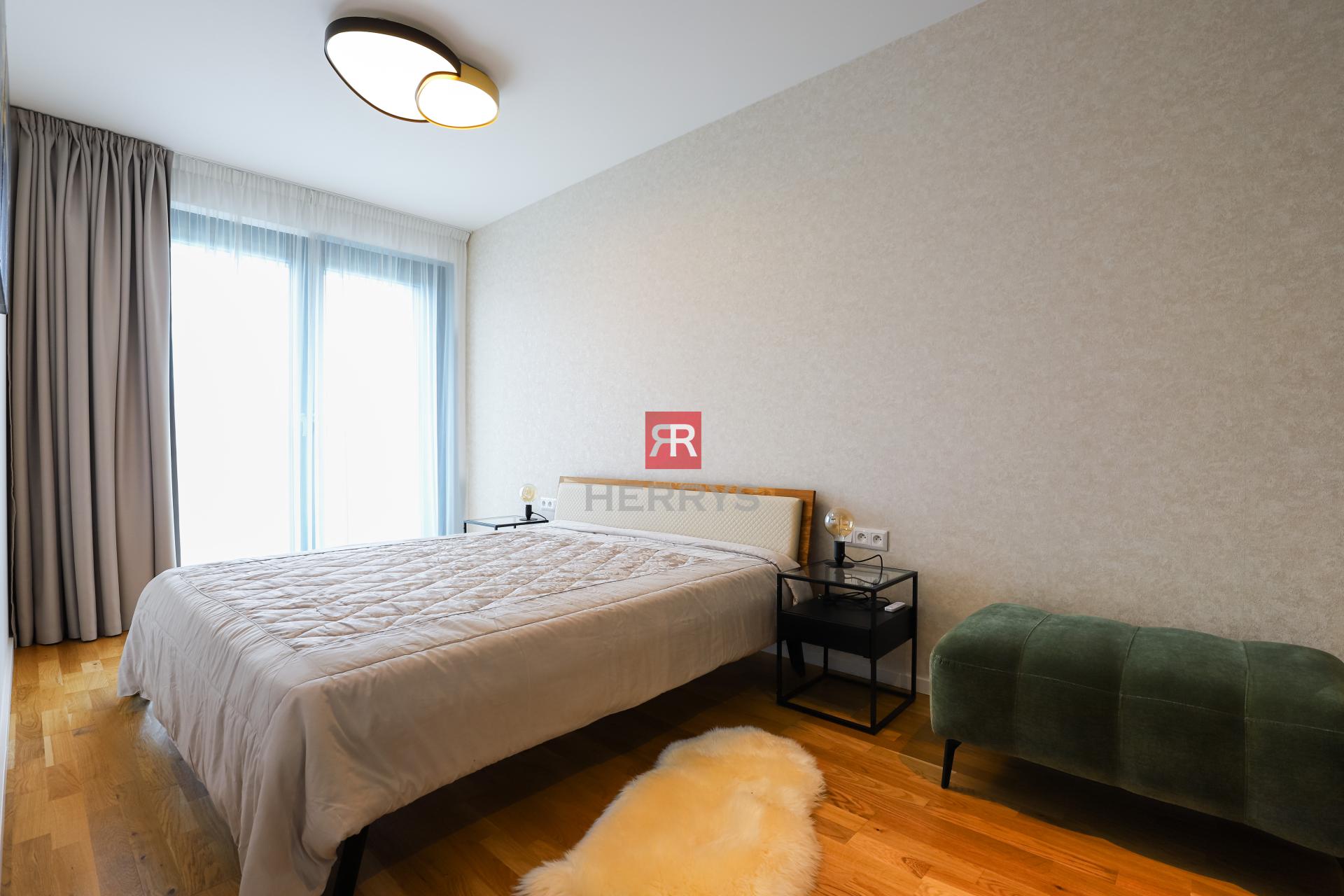 HERRYS - Exclusive, designer 3-room apartment for rent in the premium METROPOLIS complex