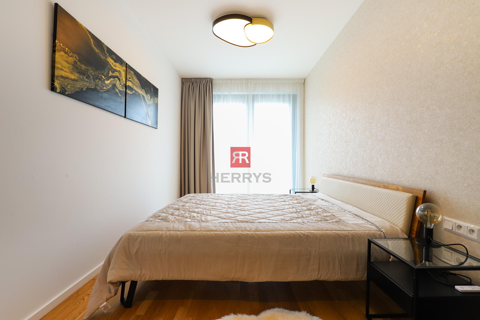 HERRYS - Exclusive, designer 3-room apartment for rent in the premium METROPOLIS complex