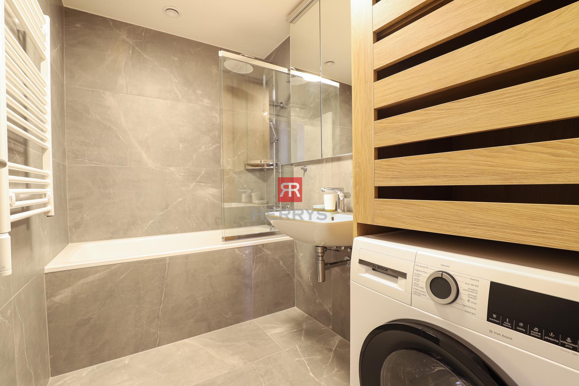 HERRYS - Exclusive, designer 3-room apartment for rent in the premium METROPOLIS complex