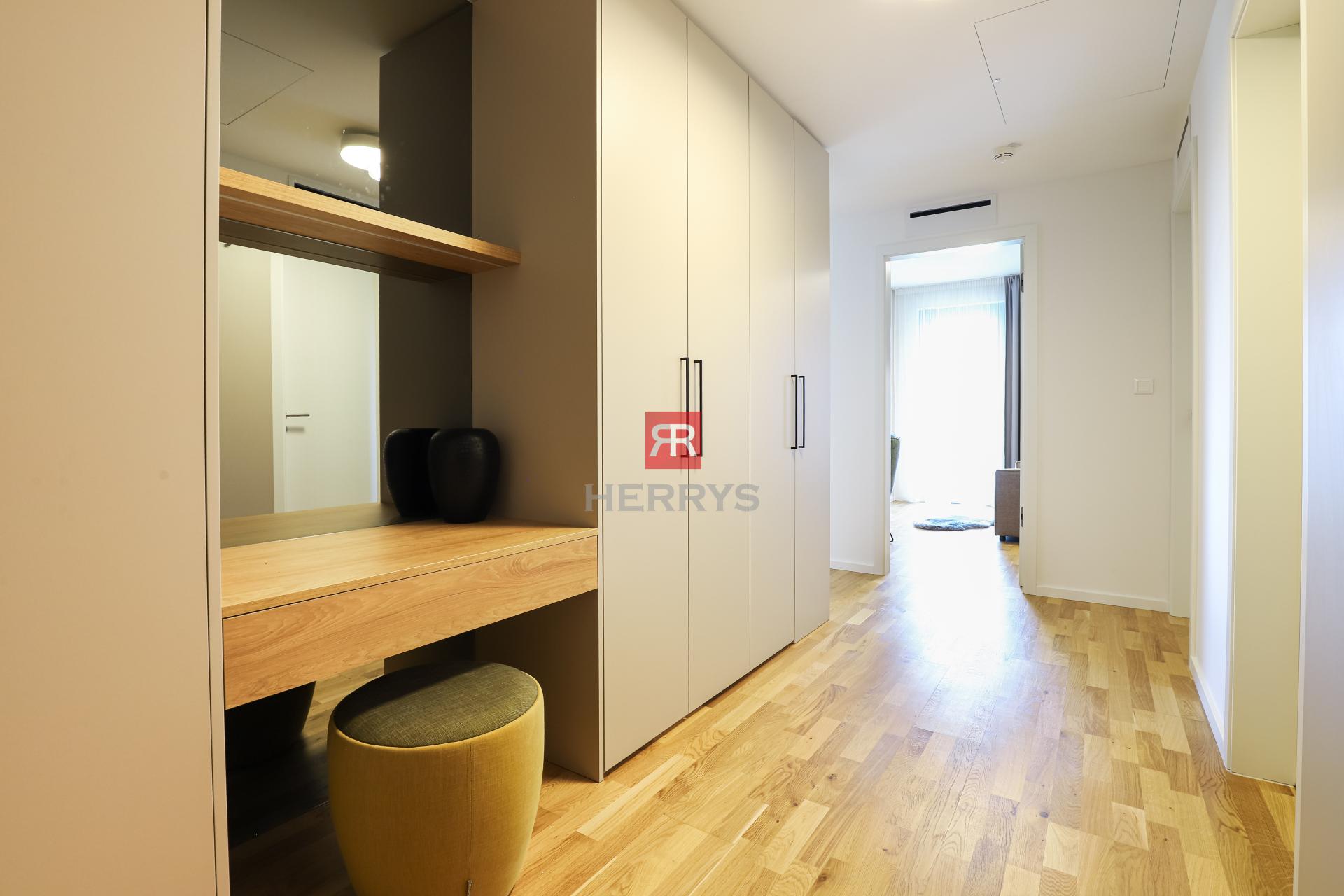 HERRYS - Exclusive, designer 3-room apartment for rent in the premium METROPOLIS complex