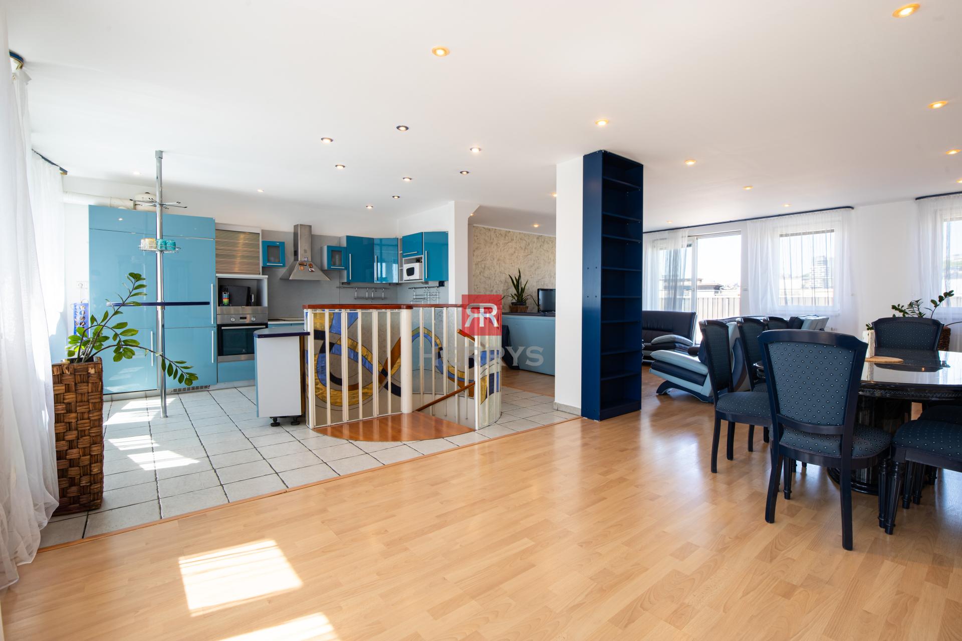 HERRYS - Spacious 4-bedroom apartment with a beautiful terrace for sale in the Old Town