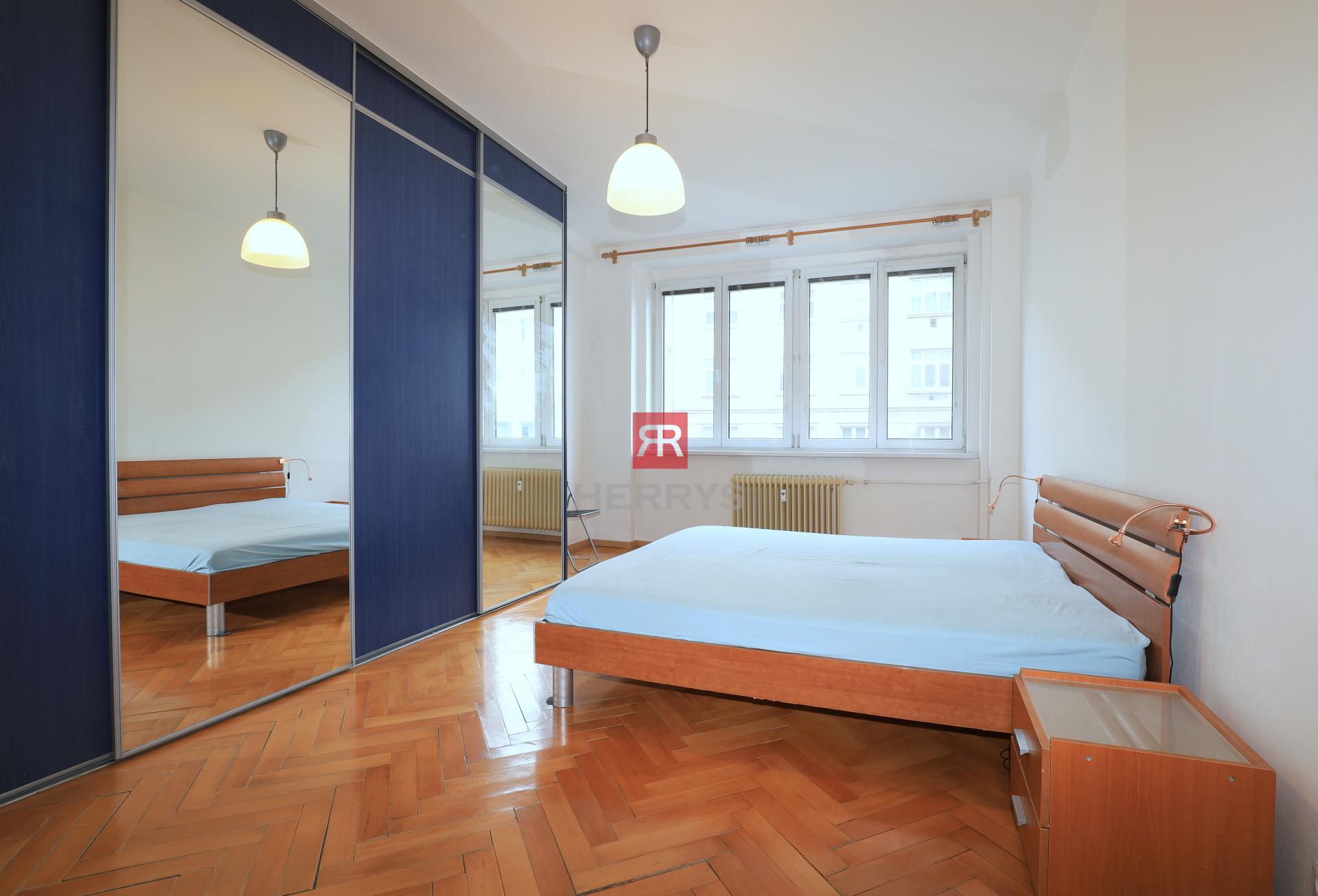 HERRYS - For sale spacious 3 rooms apartment with balcony, cellar and good parking possibilities
