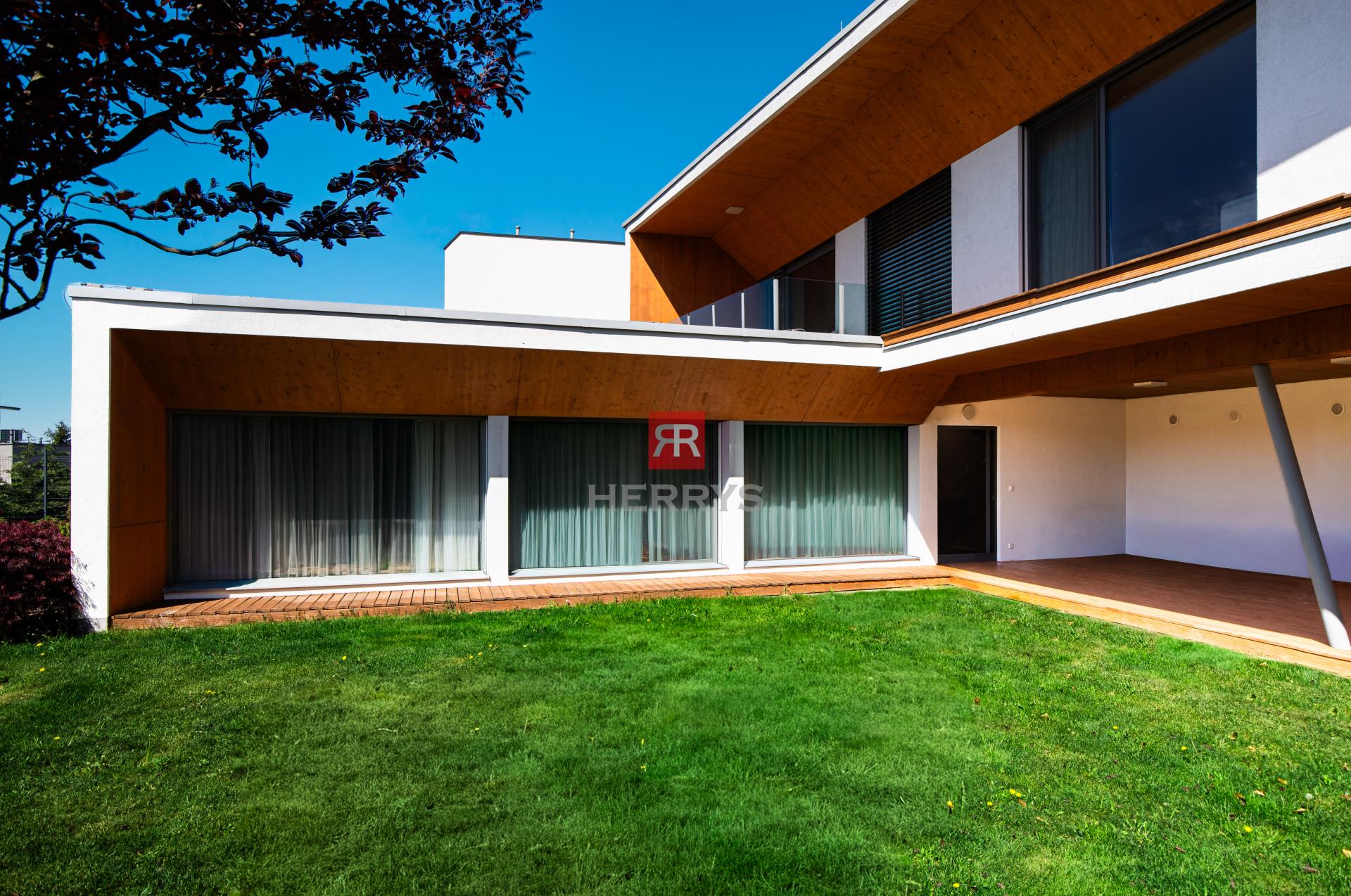 HERRYS - Exclusive 5-room family house for sale in the attractive Záhorské sady project
