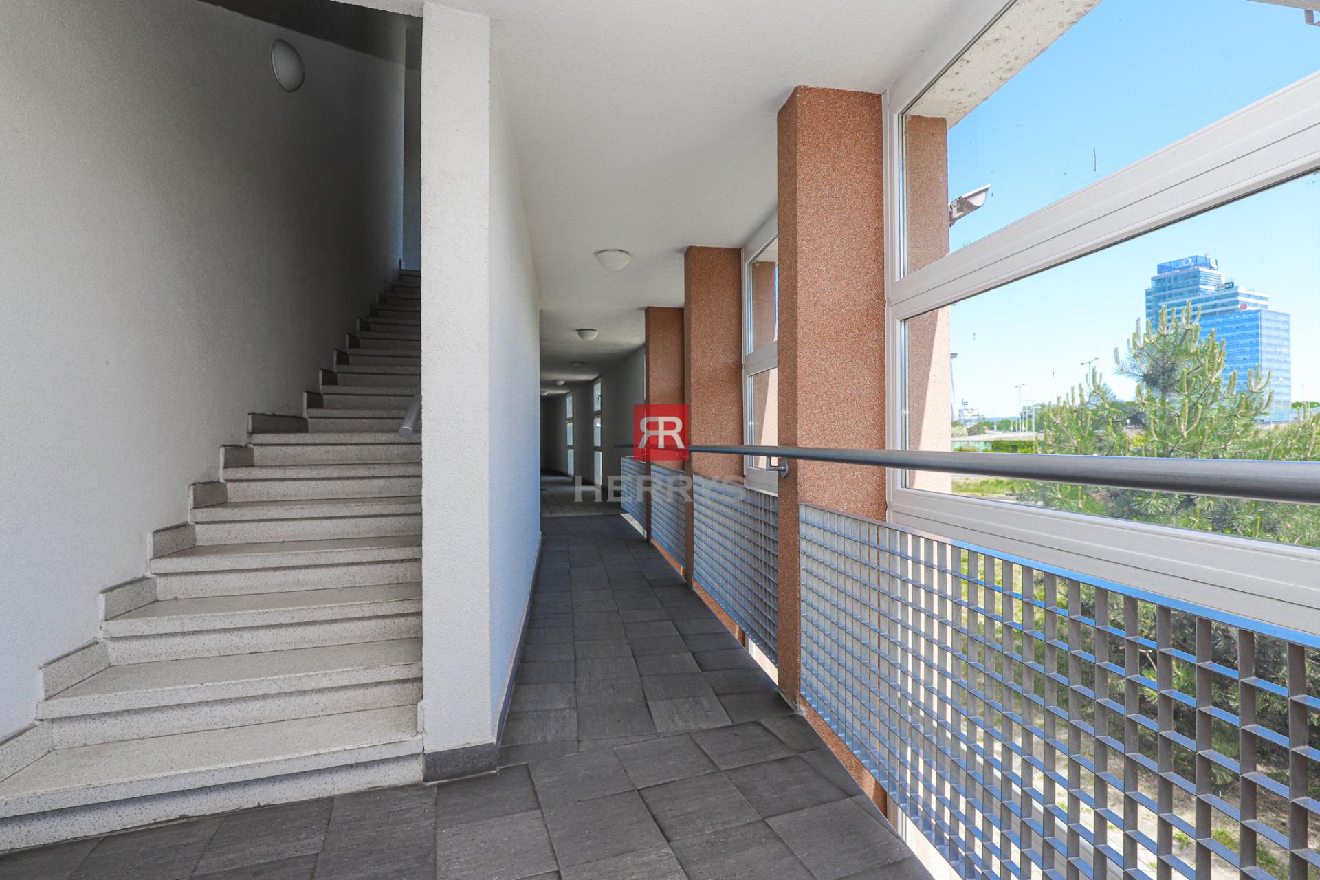 HERRYS - Spacious 2-bedroom apartment with a loggia for sale near Aupark