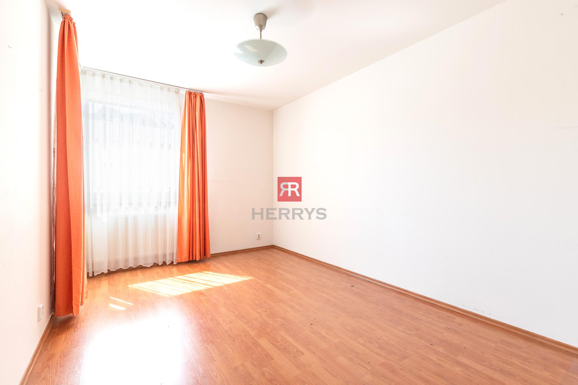 HERRYS - Spacious 2-bedroom apartment with a loggia for sale near Aupark