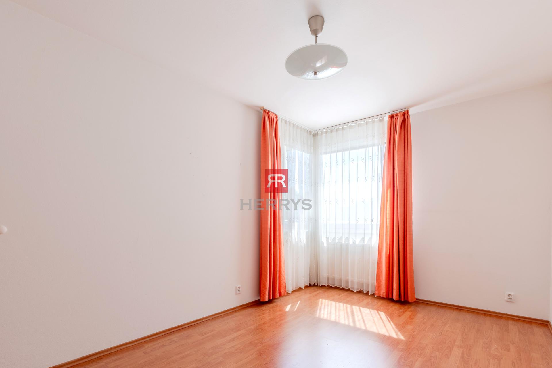 HERRYS - Spacious 2-bedroom apartment with a loggia for sale near Aupark