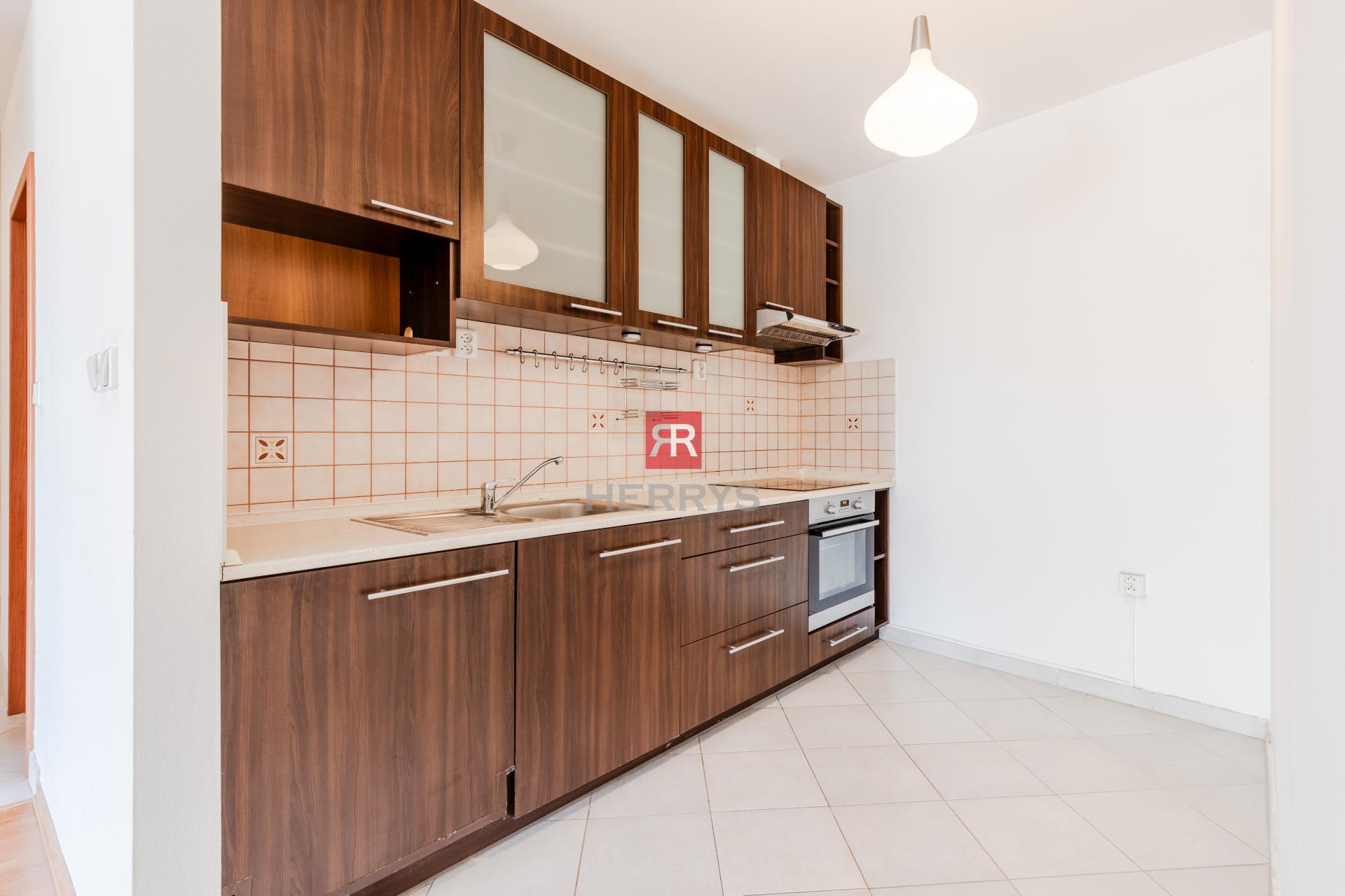 HERRYS - Spacious 2-bedroom apartment with a loggia for sale near Aupark