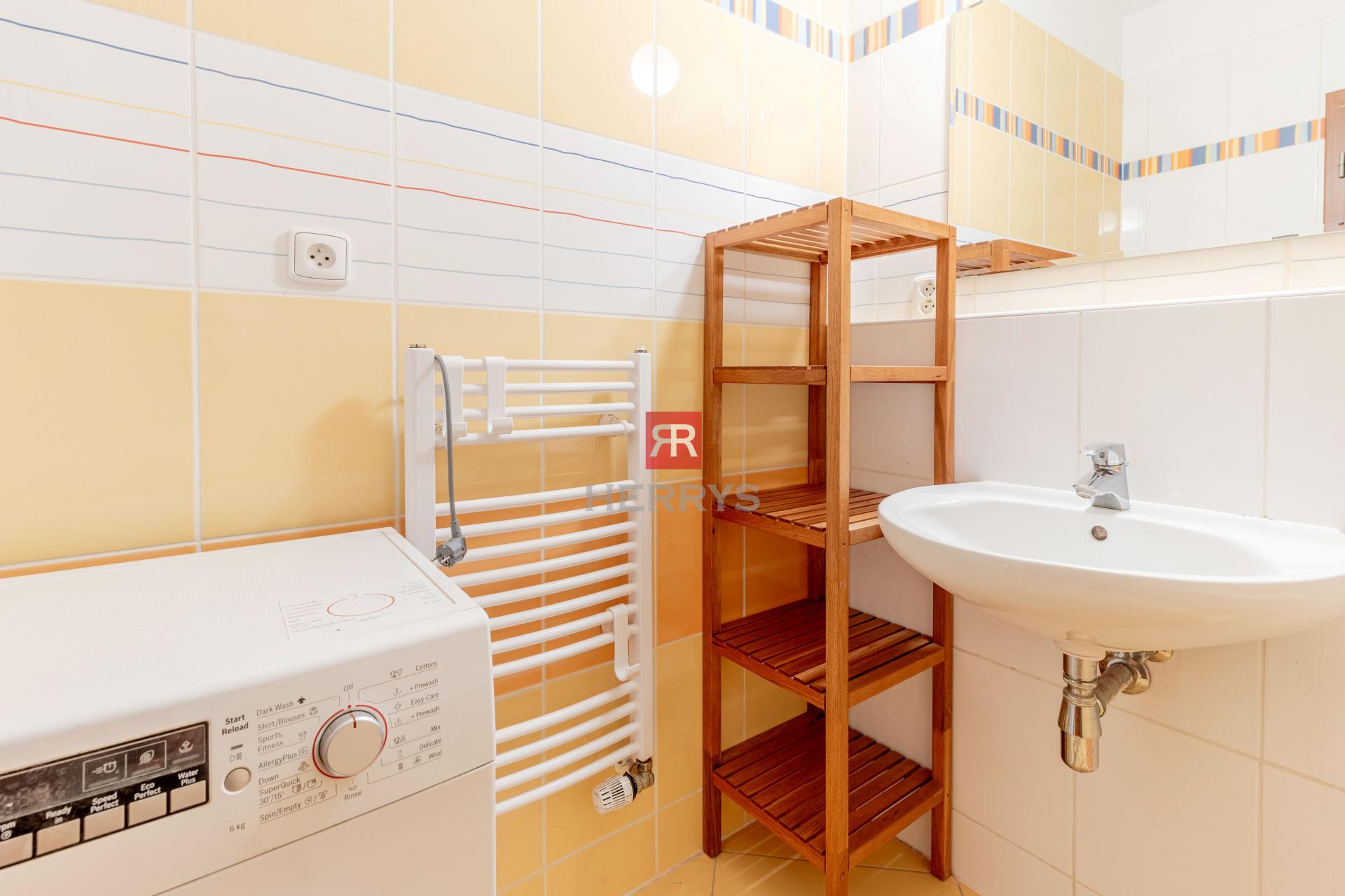 HERRYS - Spacious 2-bedroom apartment with a loggia for sale near Aupark