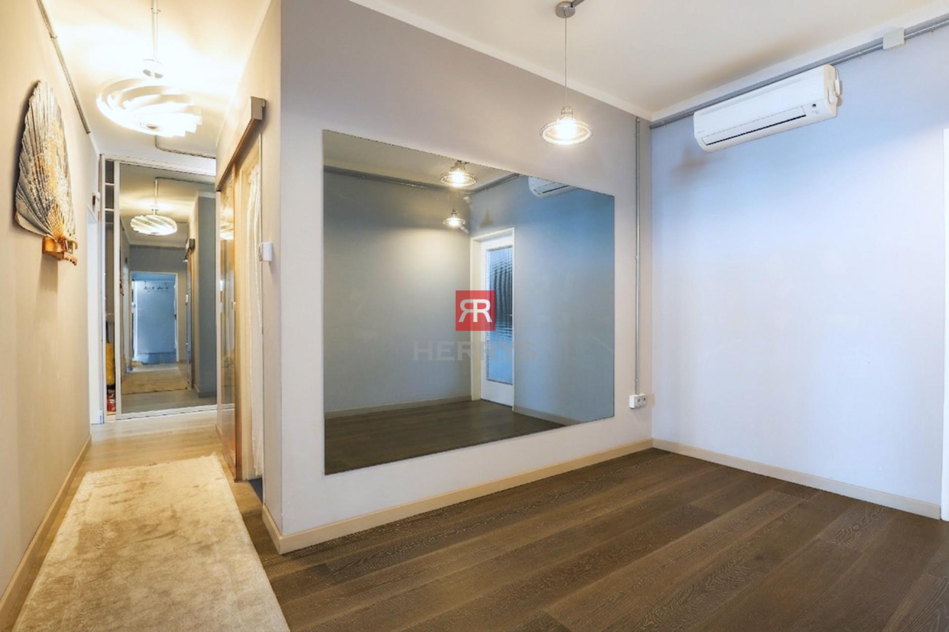 HERRYS - Cozy 4-room apartment for rent in the Old Town on Palackého Street