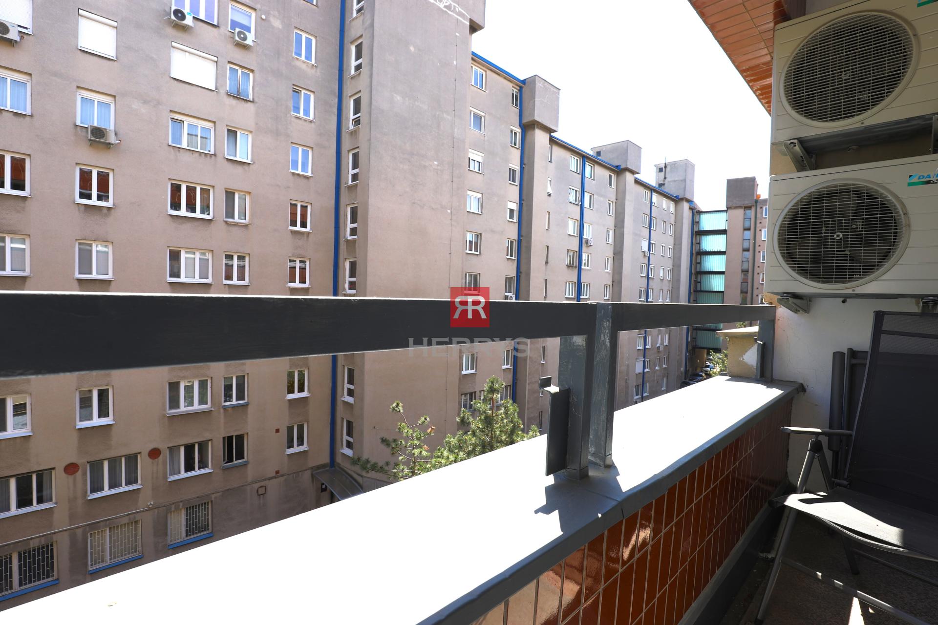 HERRYS - Cozy 4-room apartment for rent in the Old Town on Palackého Street