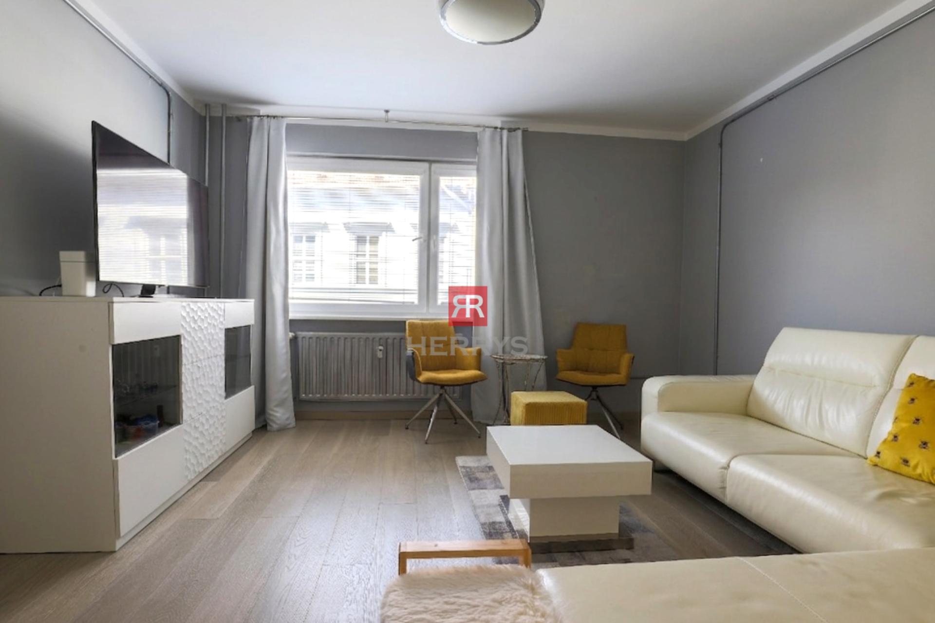 HERRYS - Cozy 4-room apartment for rent in the Old Town on Palackého Street