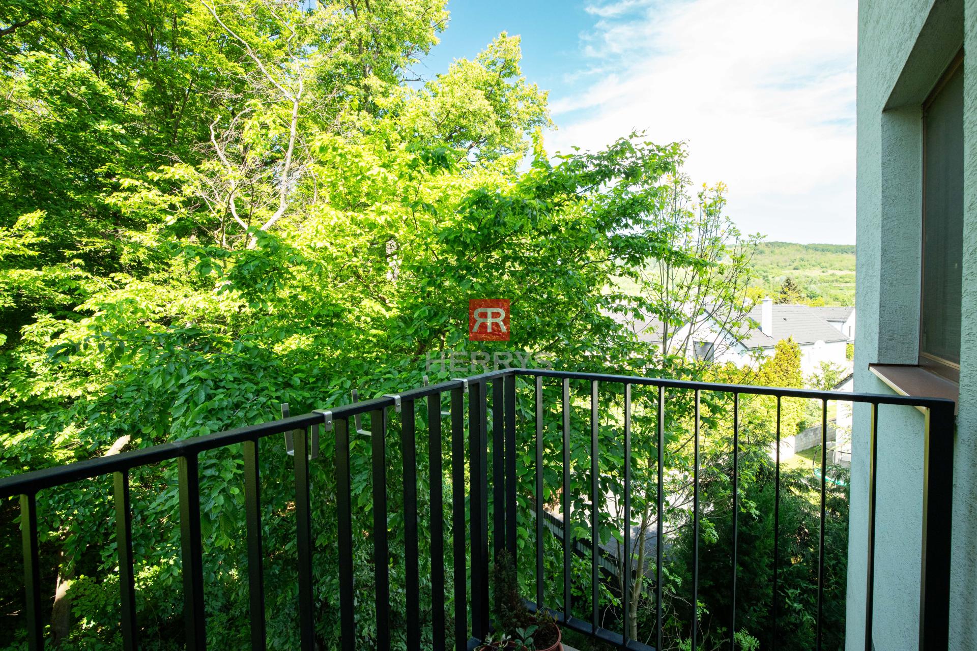 HERRYS - Cozy 1-bedroom apartment for sale on Pekná Street, surrounded by greenery and city amenities