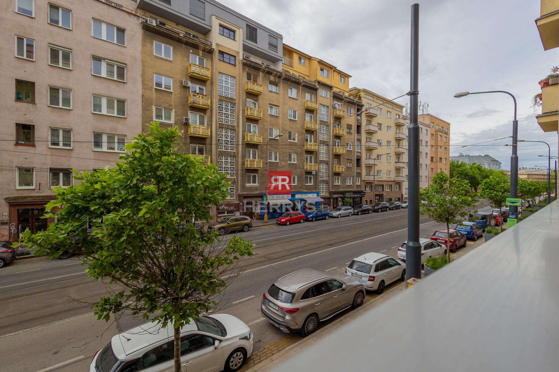 HERRYS - Na predaj 3-izbový byt v pôvodnom stave na Krížnej ulici