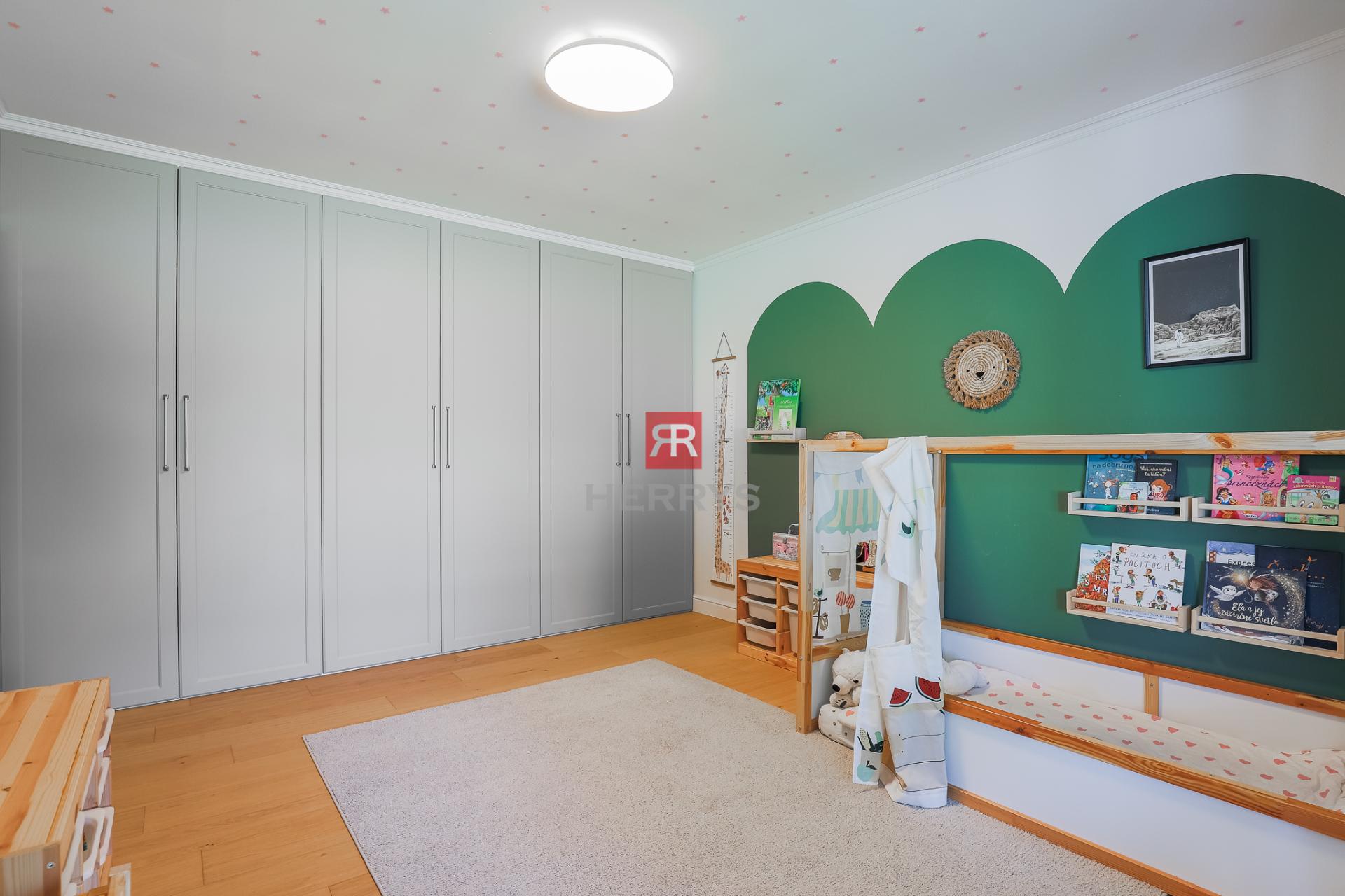 HERRYS - Na prenájom luxusný 4-izbový rodinný dom so záhradou