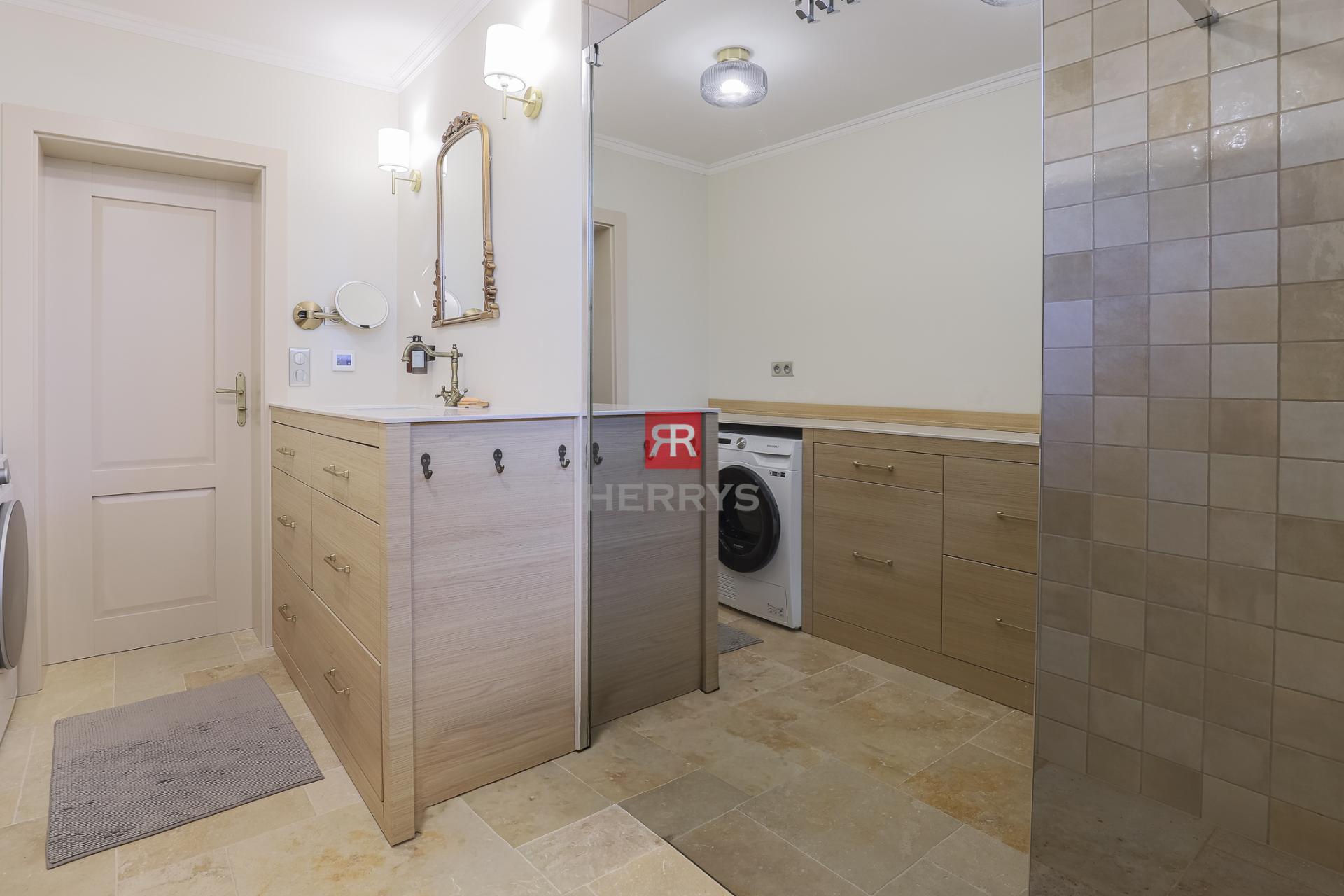 HERRYS - Na prenájom luxusný 4-izbový rodinný dom so záhradou