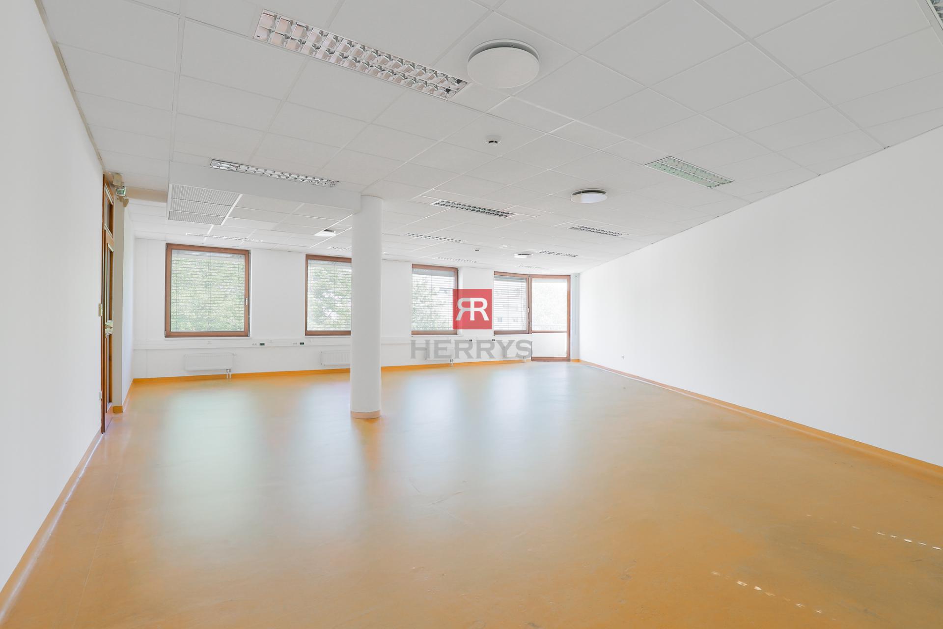 HERRYS - Na prenájom kancelárske priestory v BA -Nové mesto | 197 m² | S parkovaním