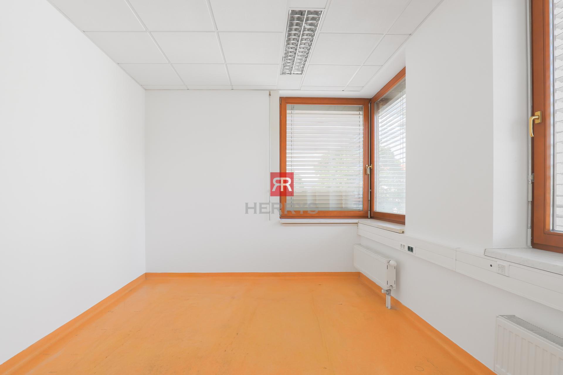 HERRYS - Na prenájom kancelárske priestory v BA -Nové mesto | 197 m² | S parkovaním