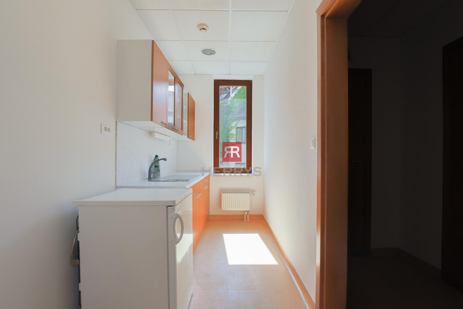 HERRYS - Na prenájom kancelárske priestory v BA -Nové mesto | 197 m² | S parkovaním