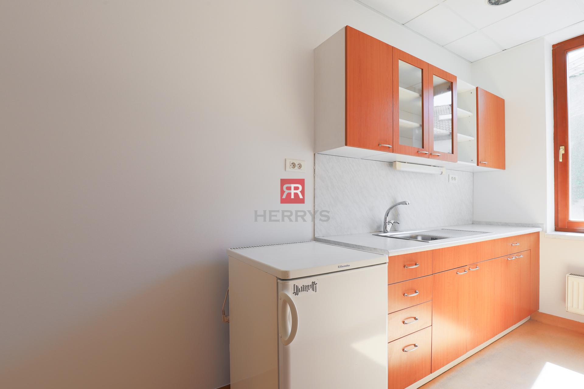 HERRYS - Na prenájom kancelárske priestory v BA -Nové mesto | 197 m² | S parkovaním