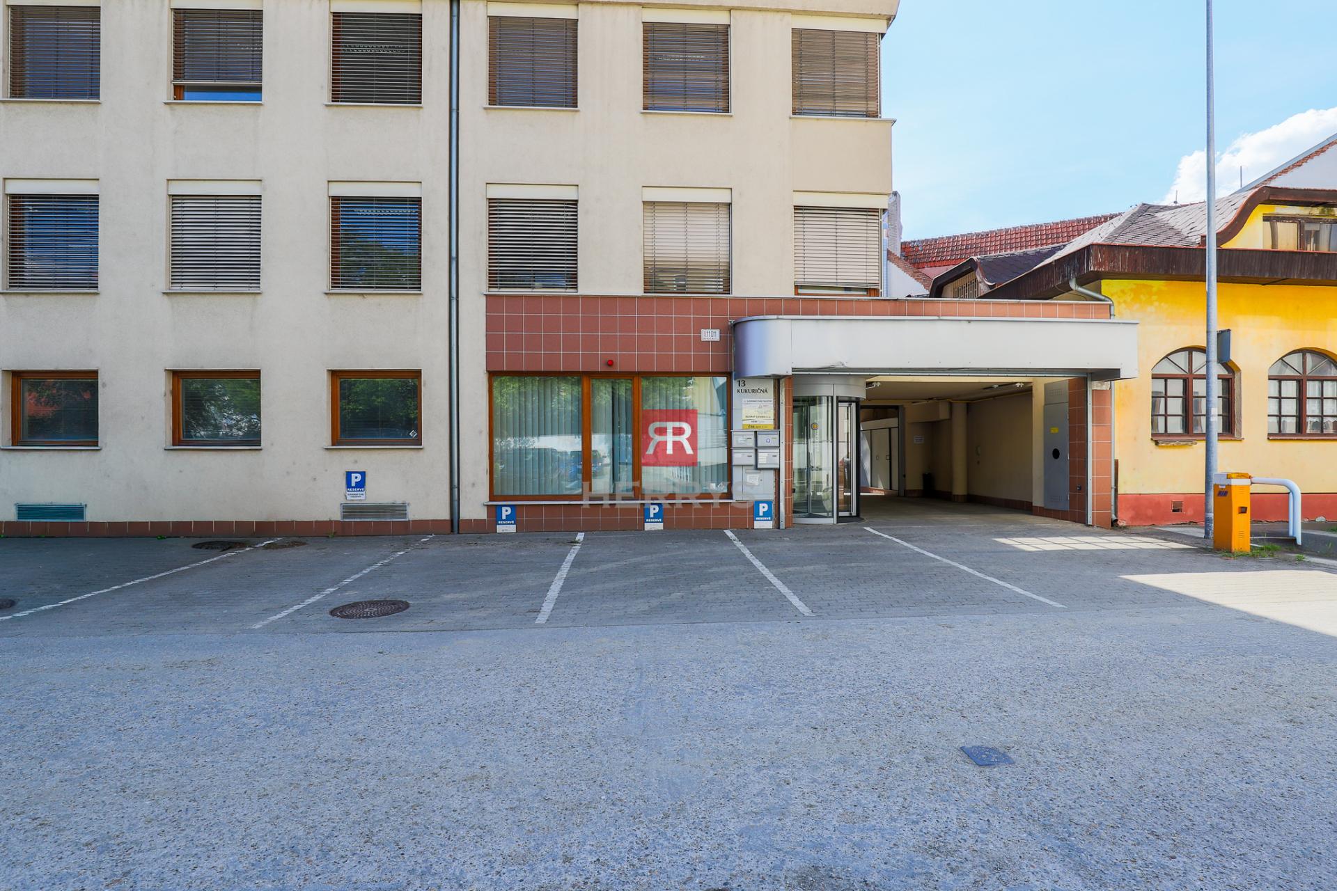 HERRYS - Na prenájom kancelárske priestory v BA -Nové mesto | 197 m² | S parkovaním